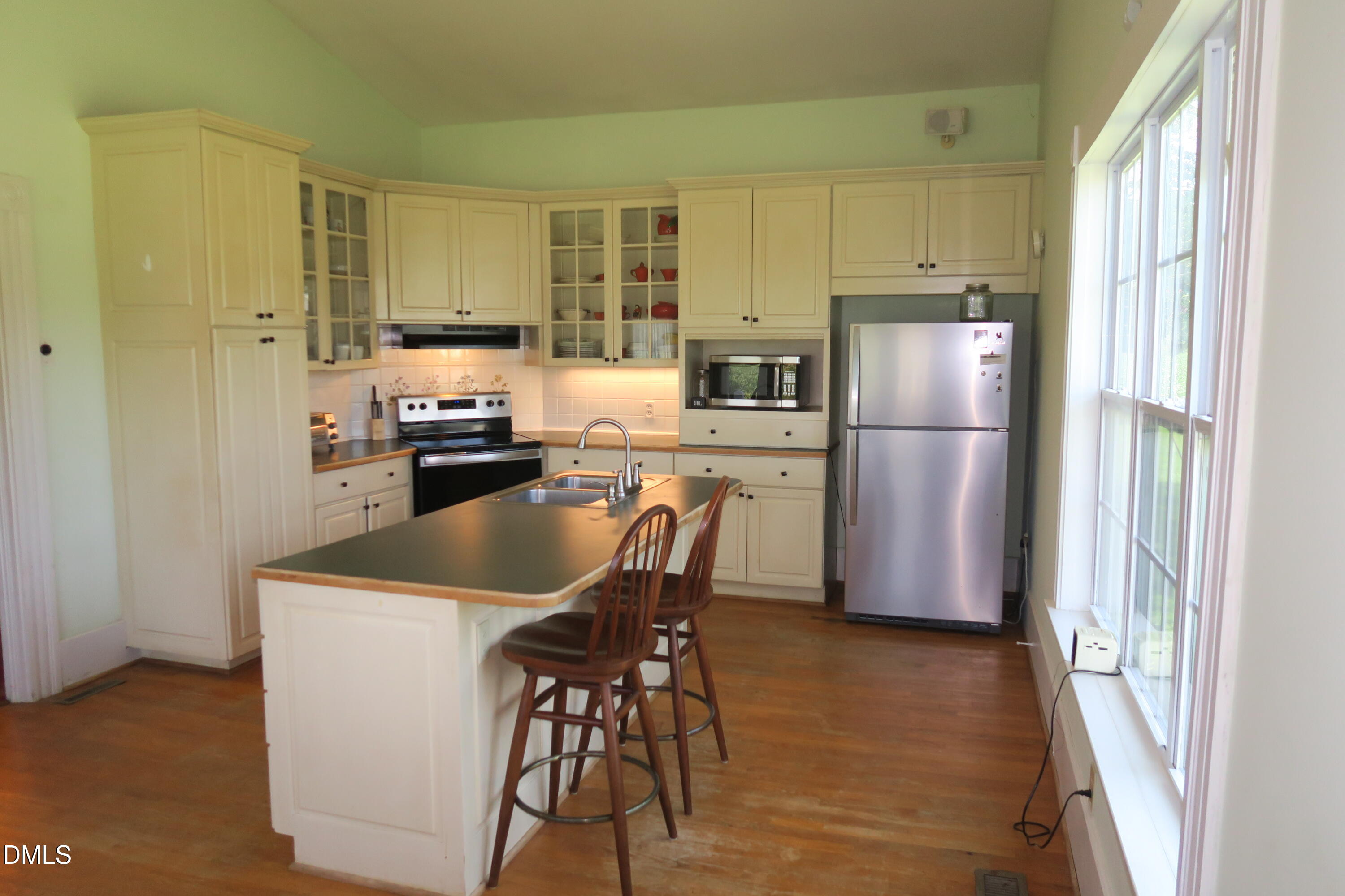 main property photo 17