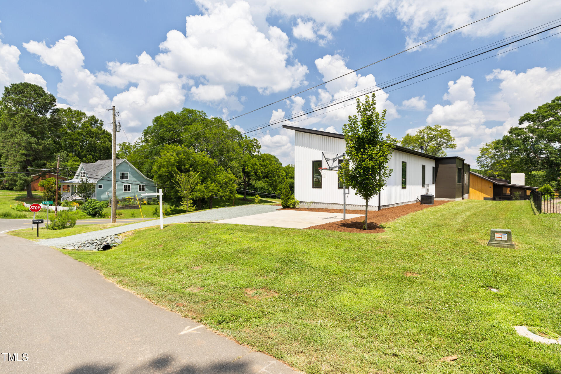 main property photo 45