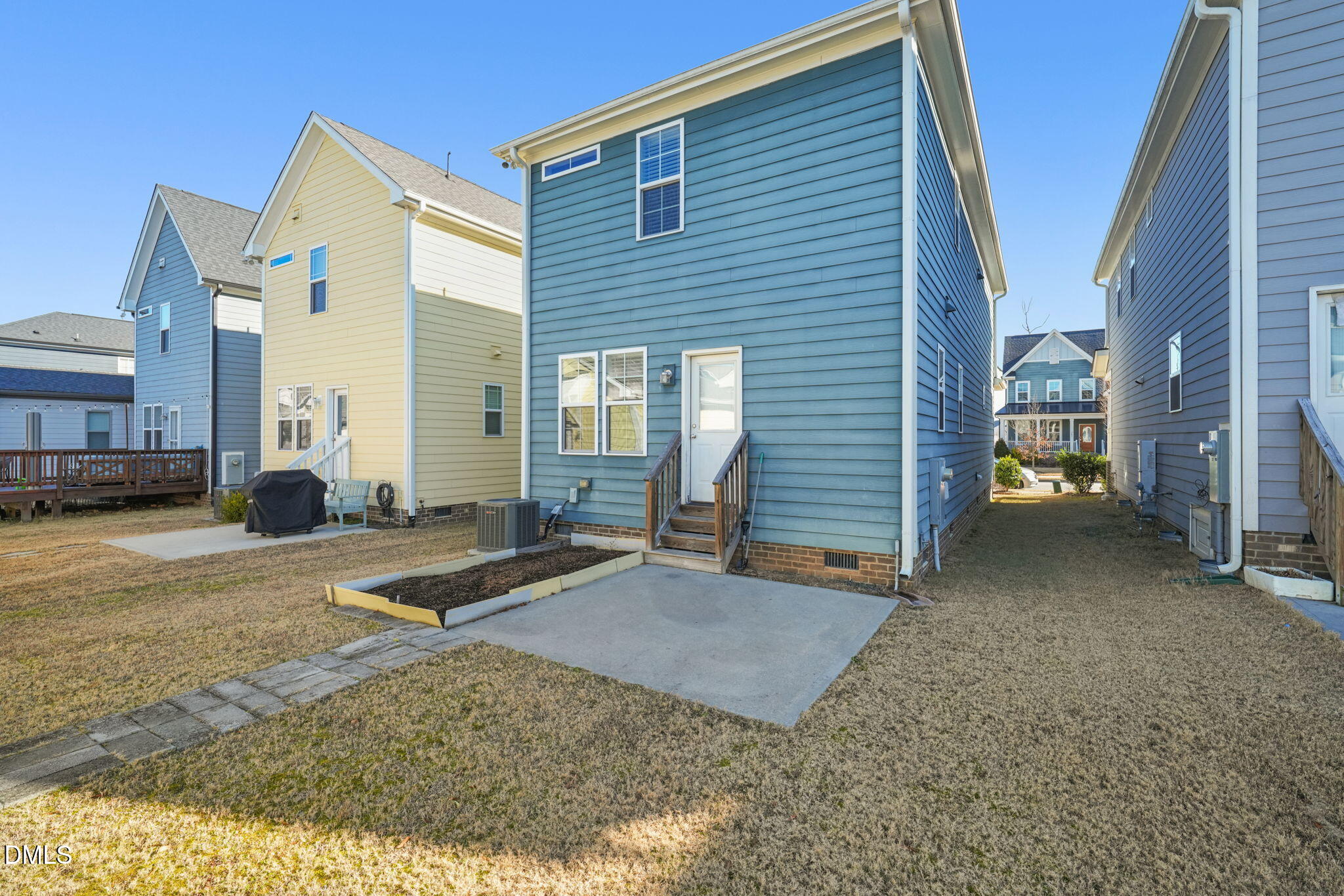 main property photo 27