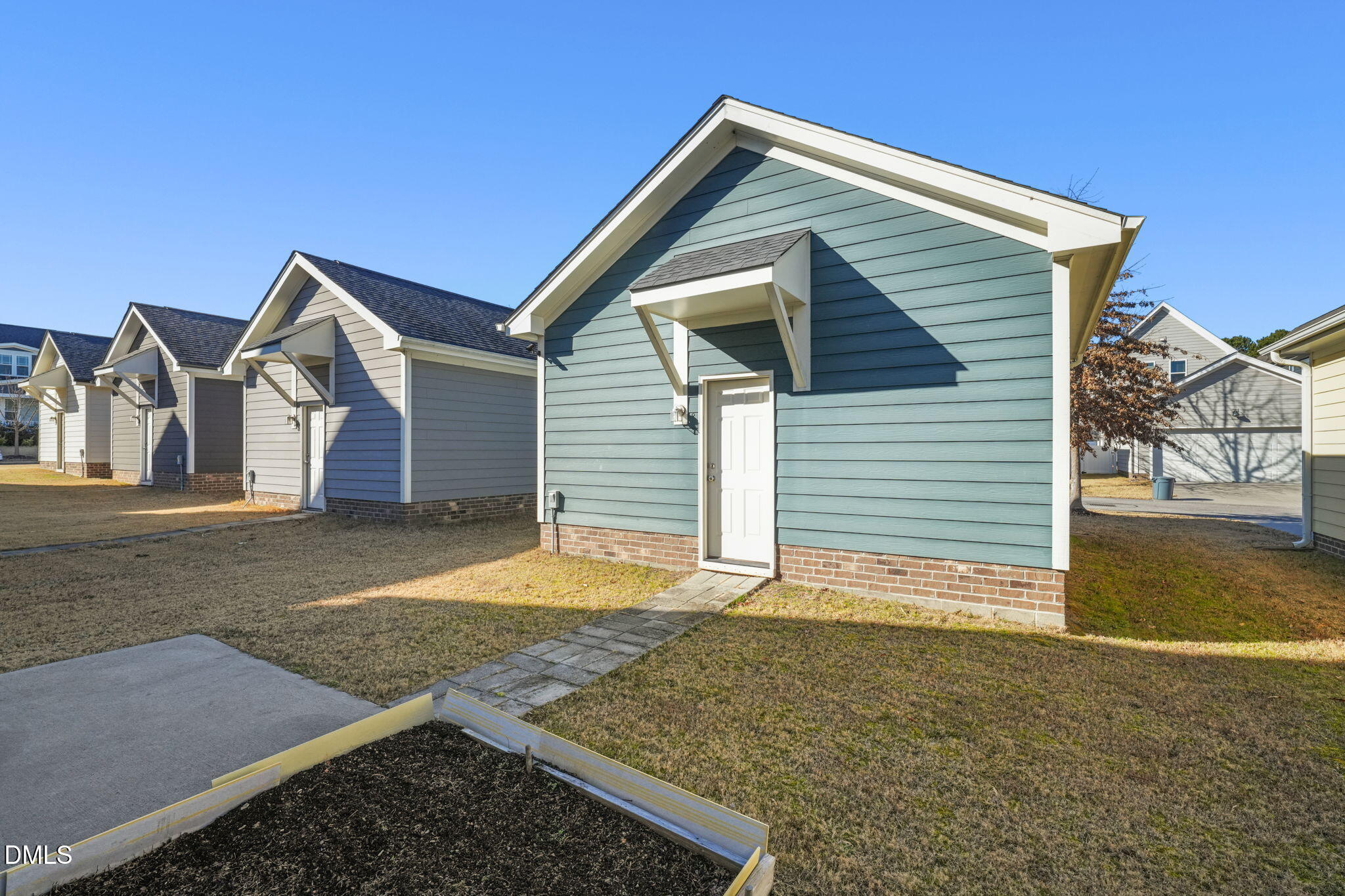 main property photo 30