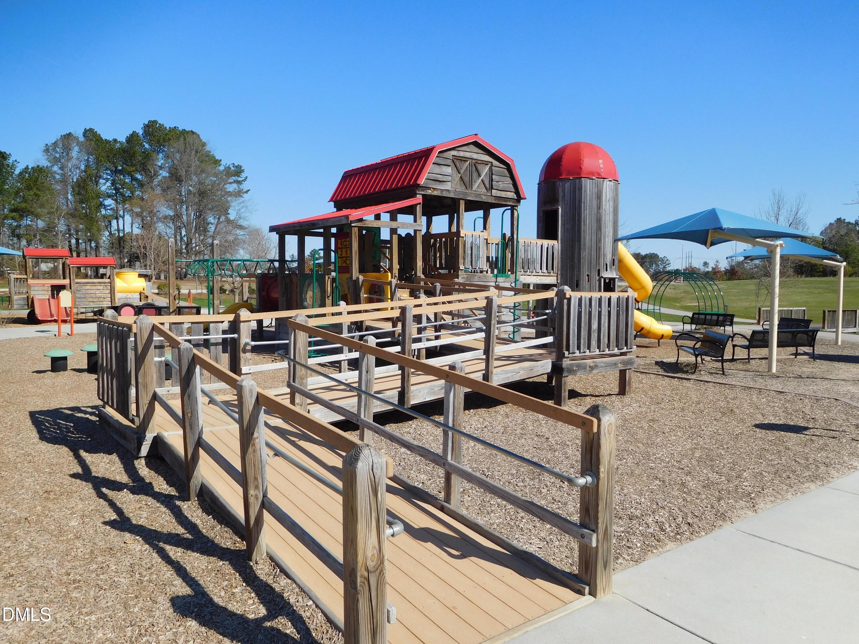 main property photo 35