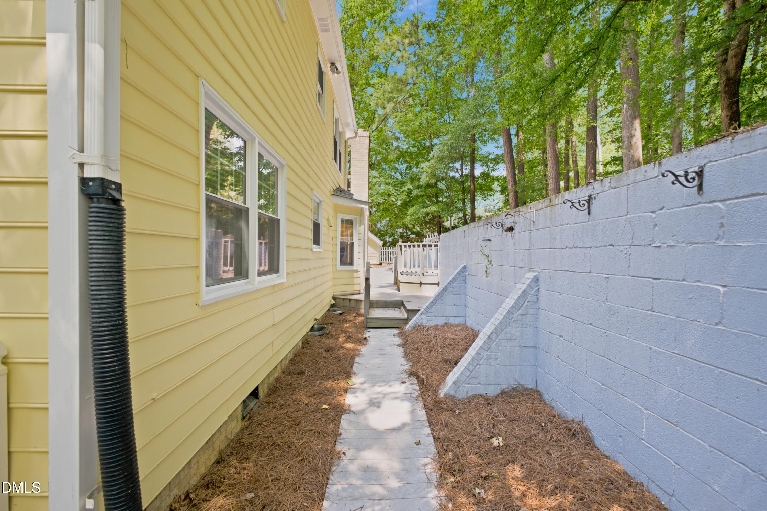 main property photo 32