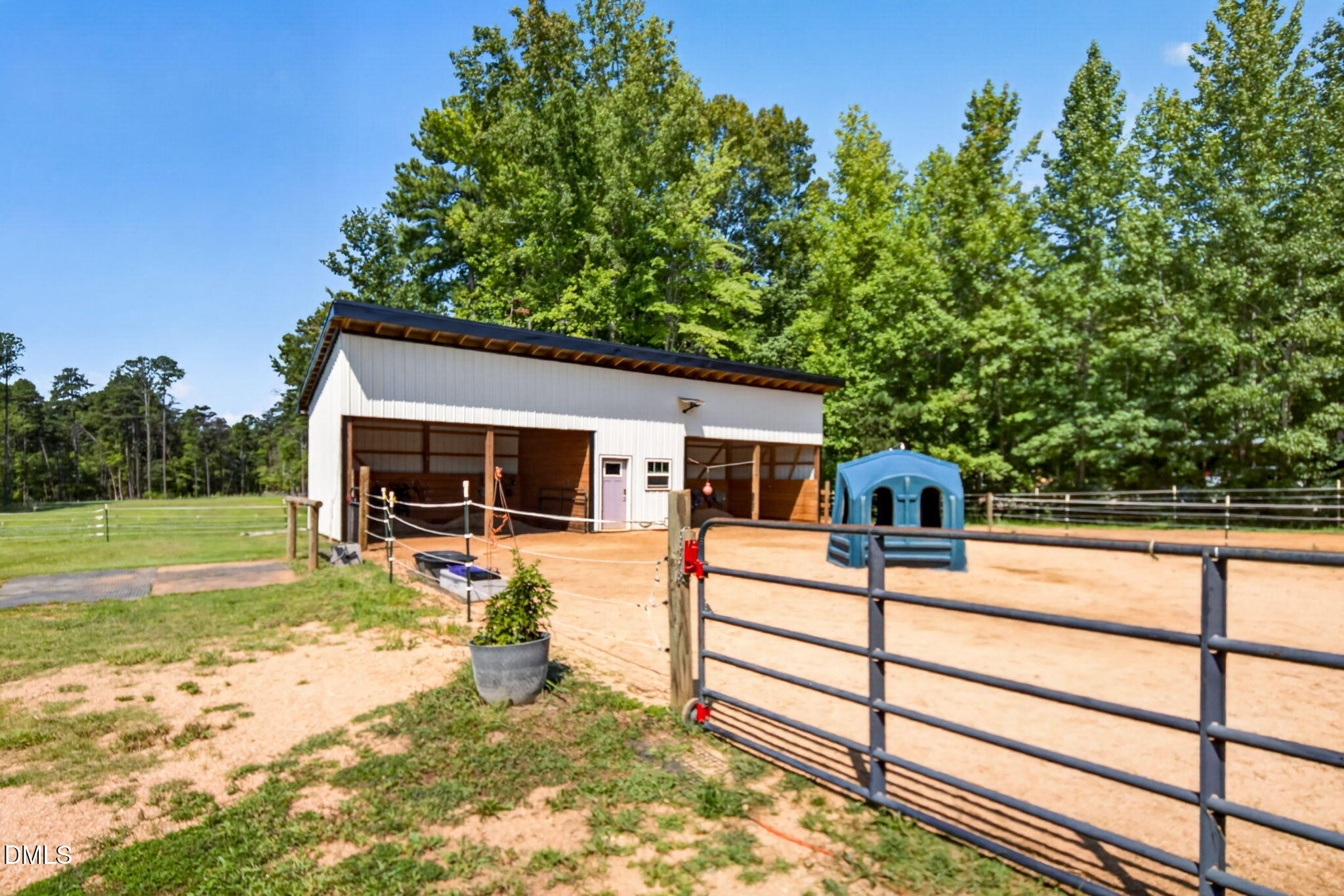 main property photo 58