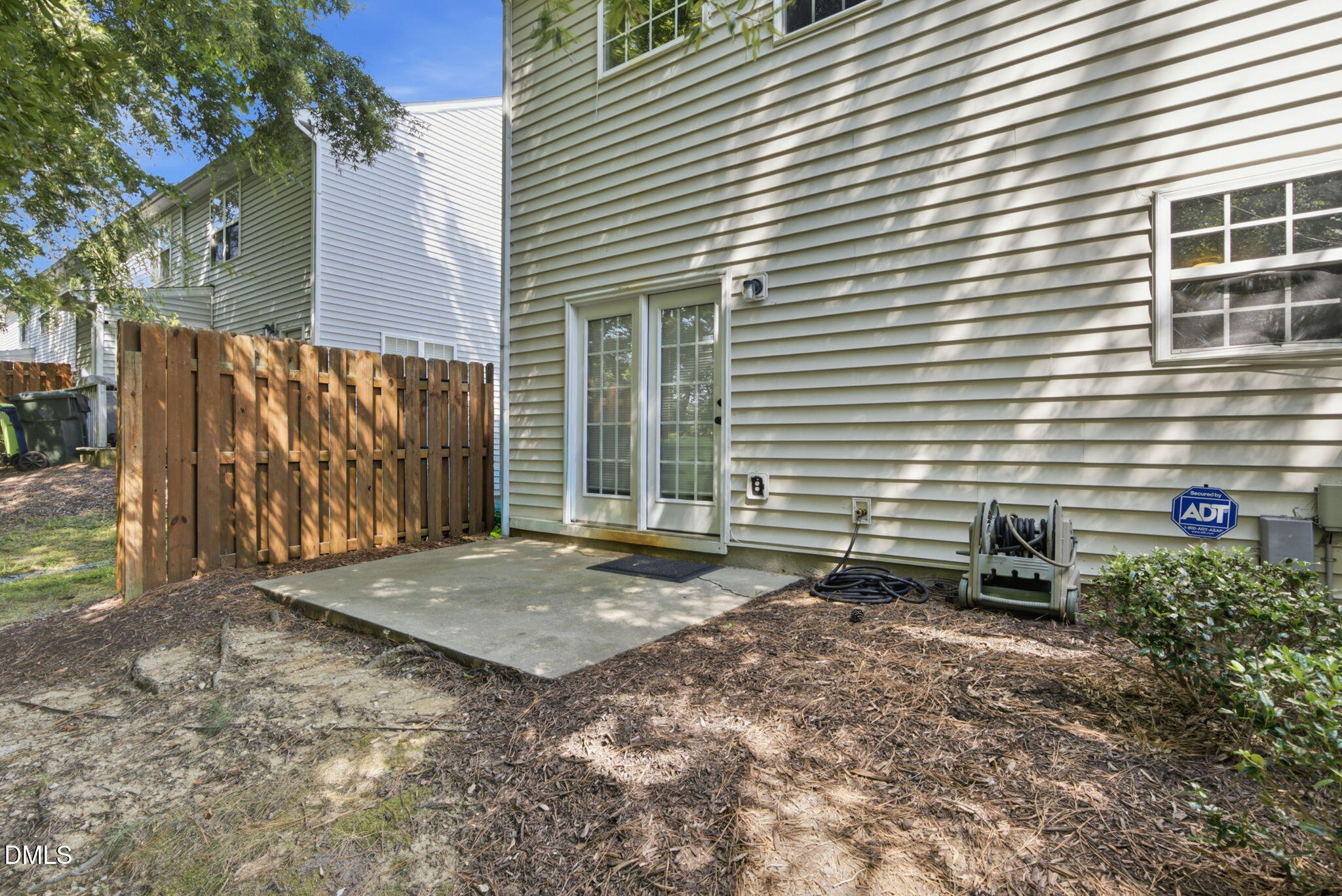 main property photo 8
