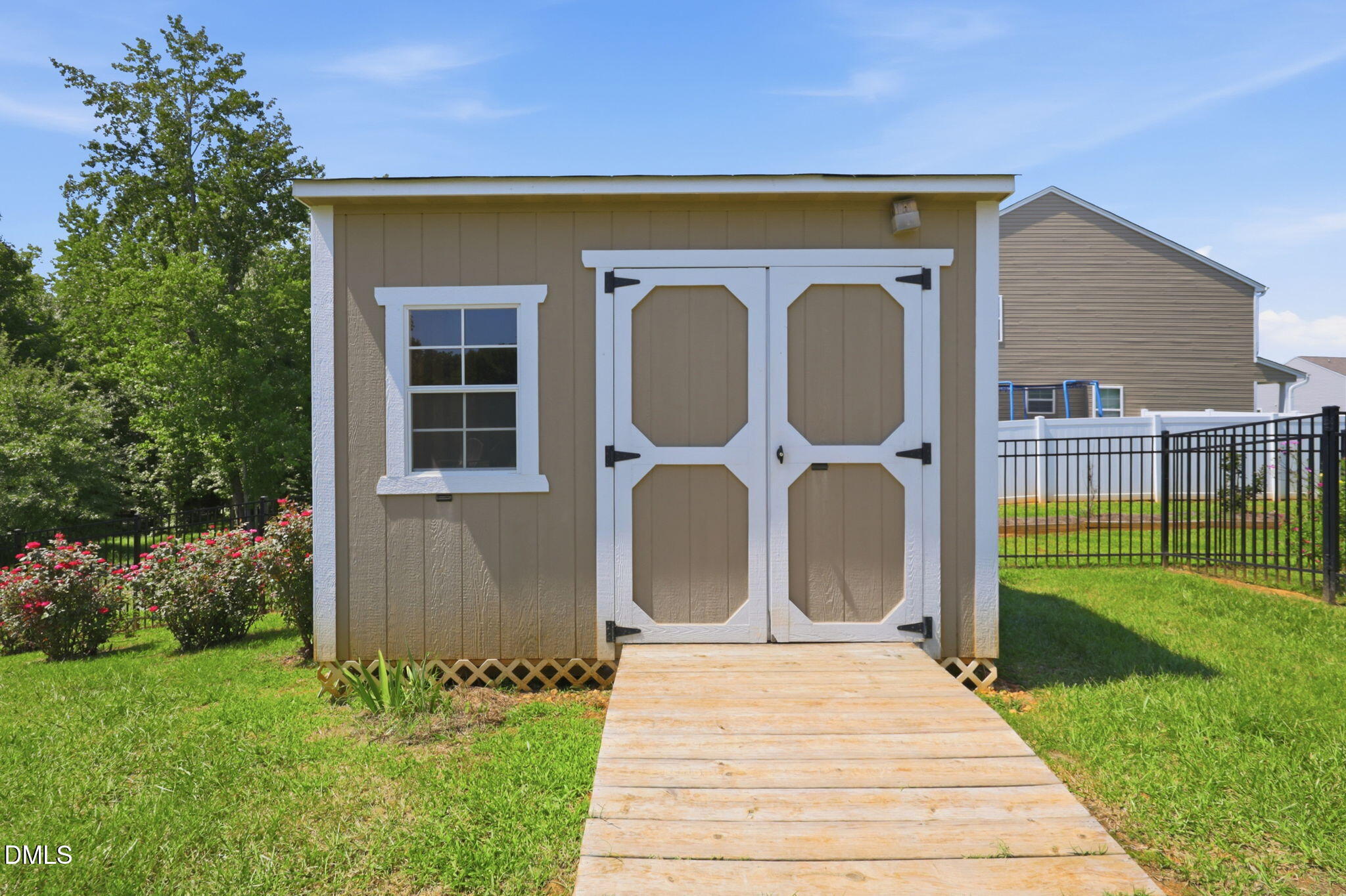 main property photo 51