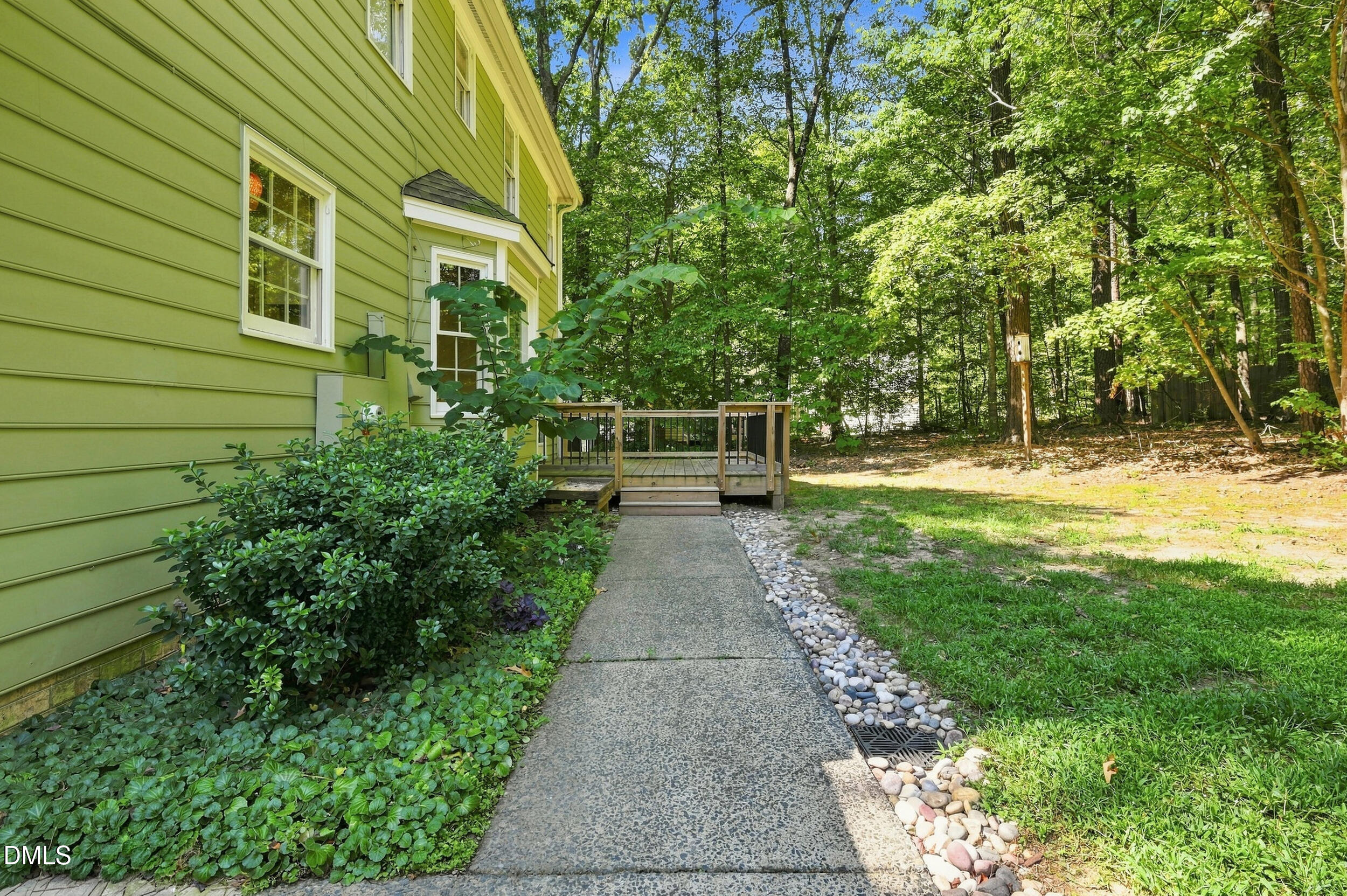 main property photo 33