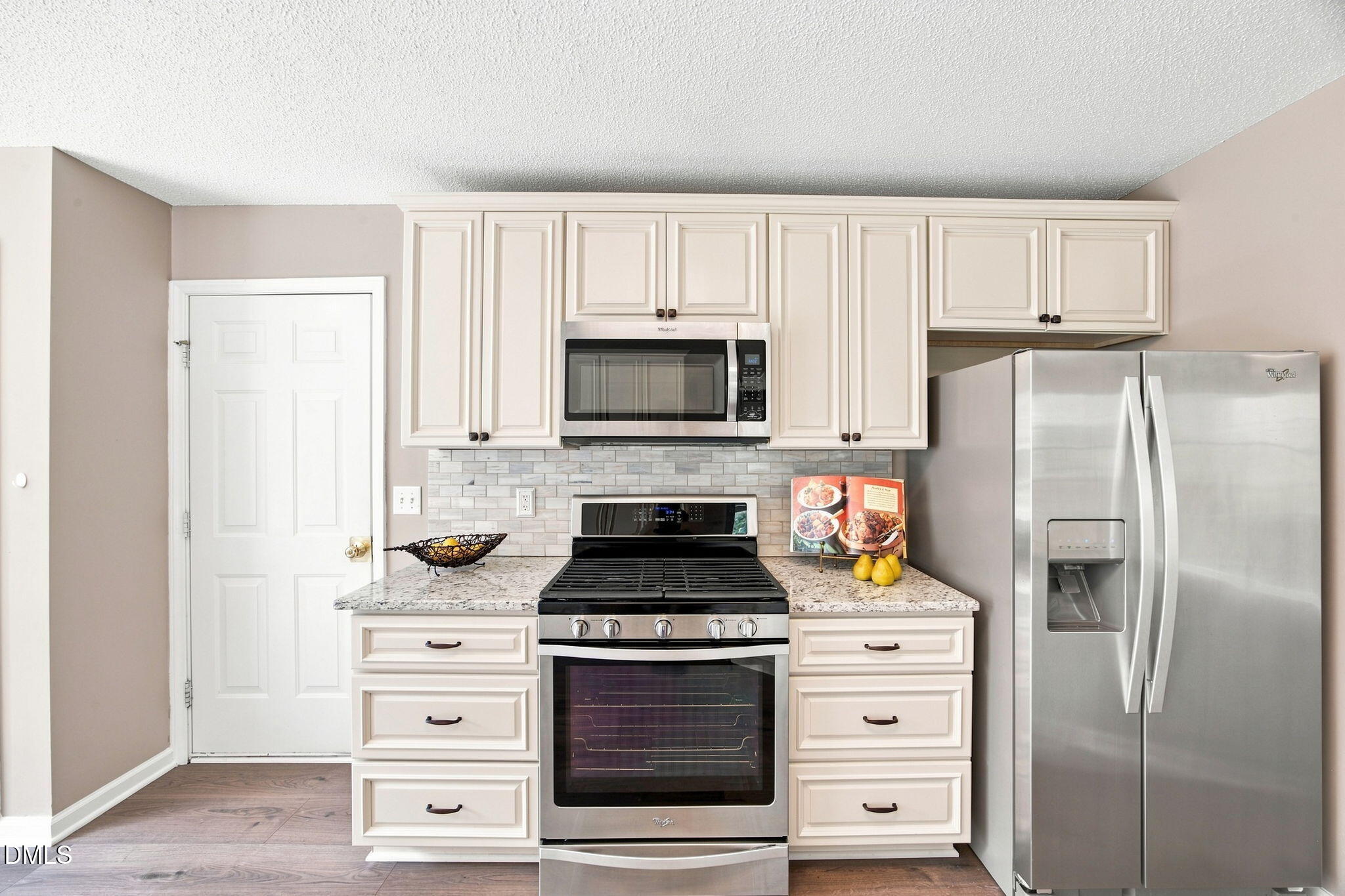main property photo 30