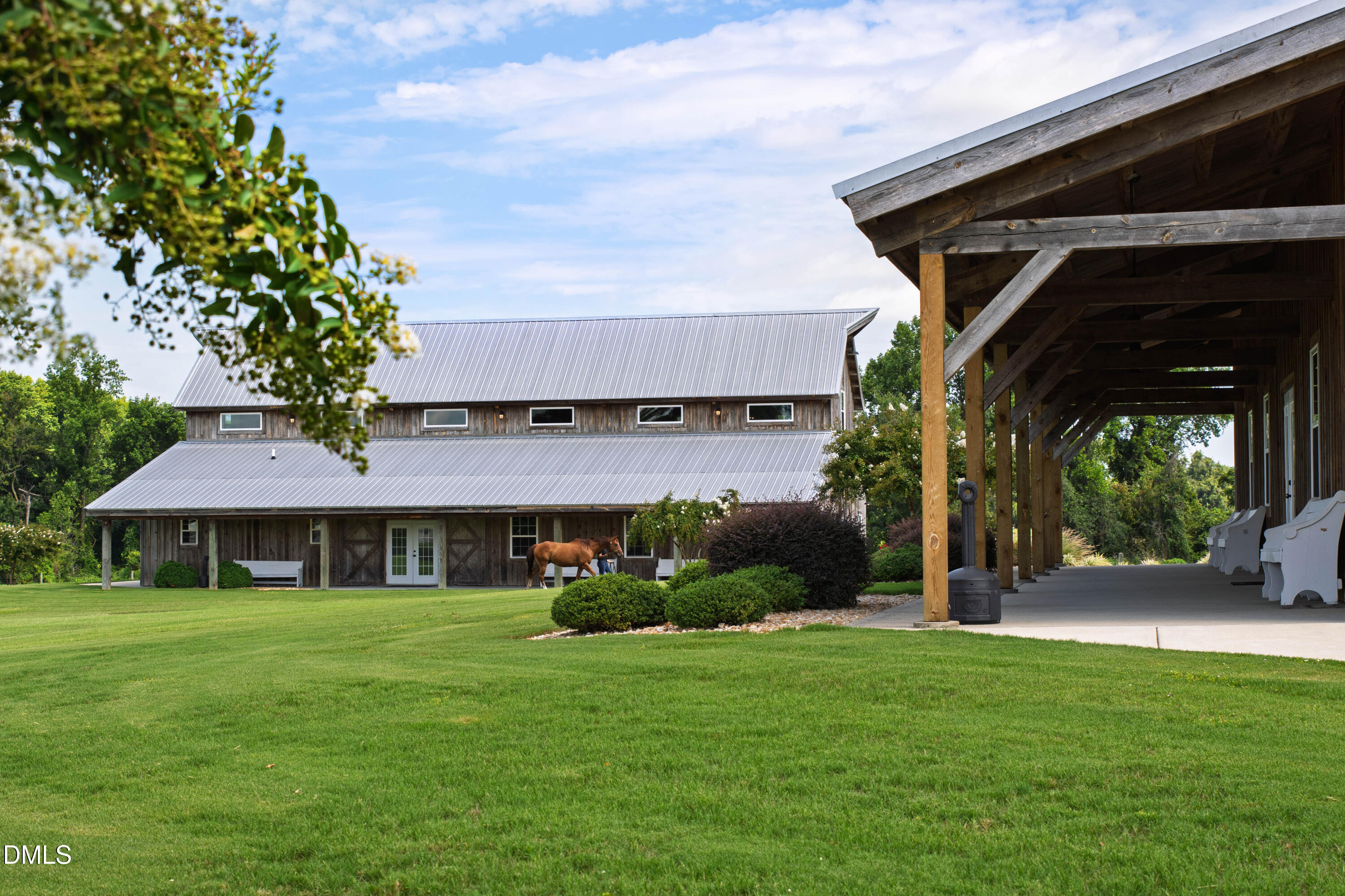 main property photo 11