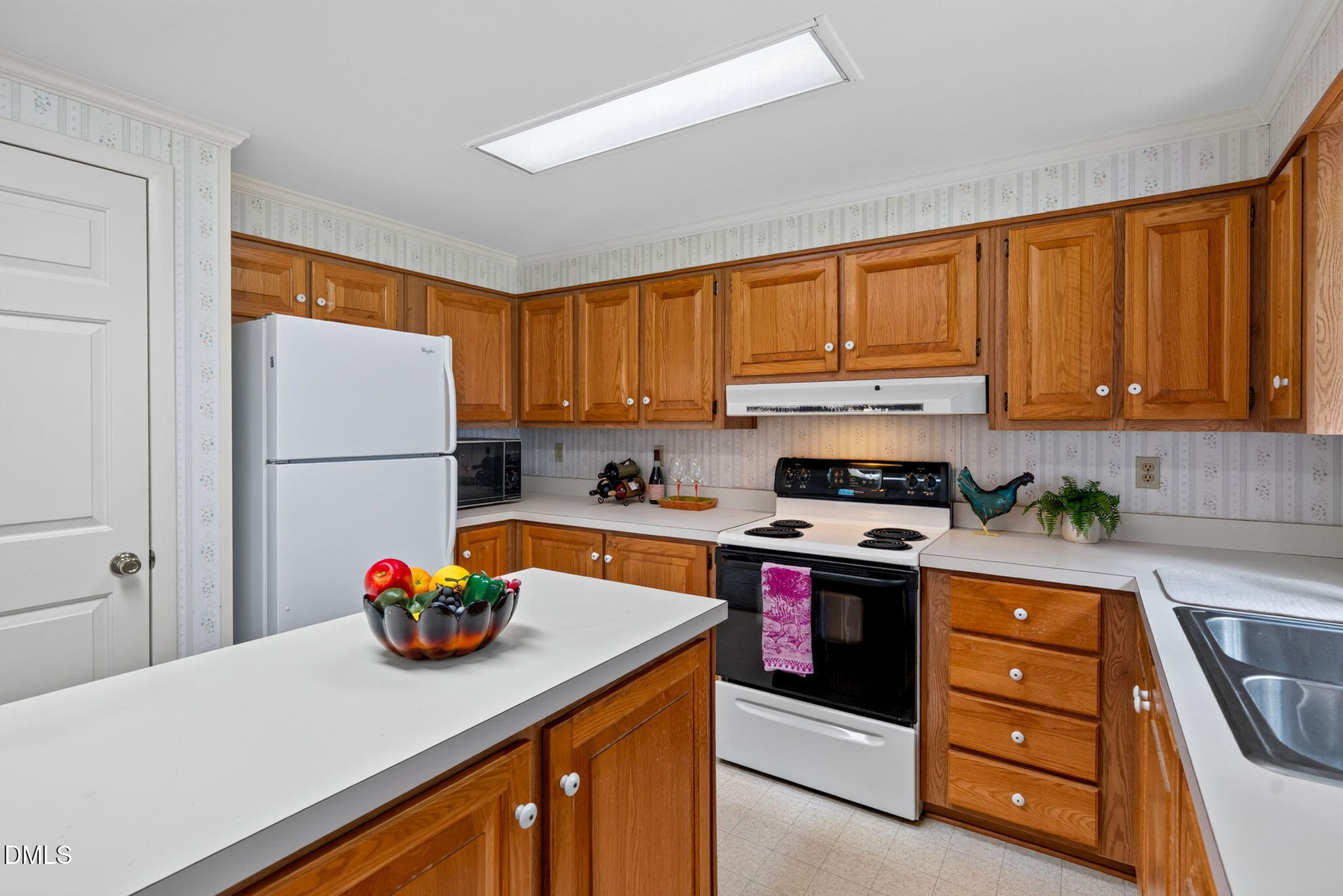 main property photo 14