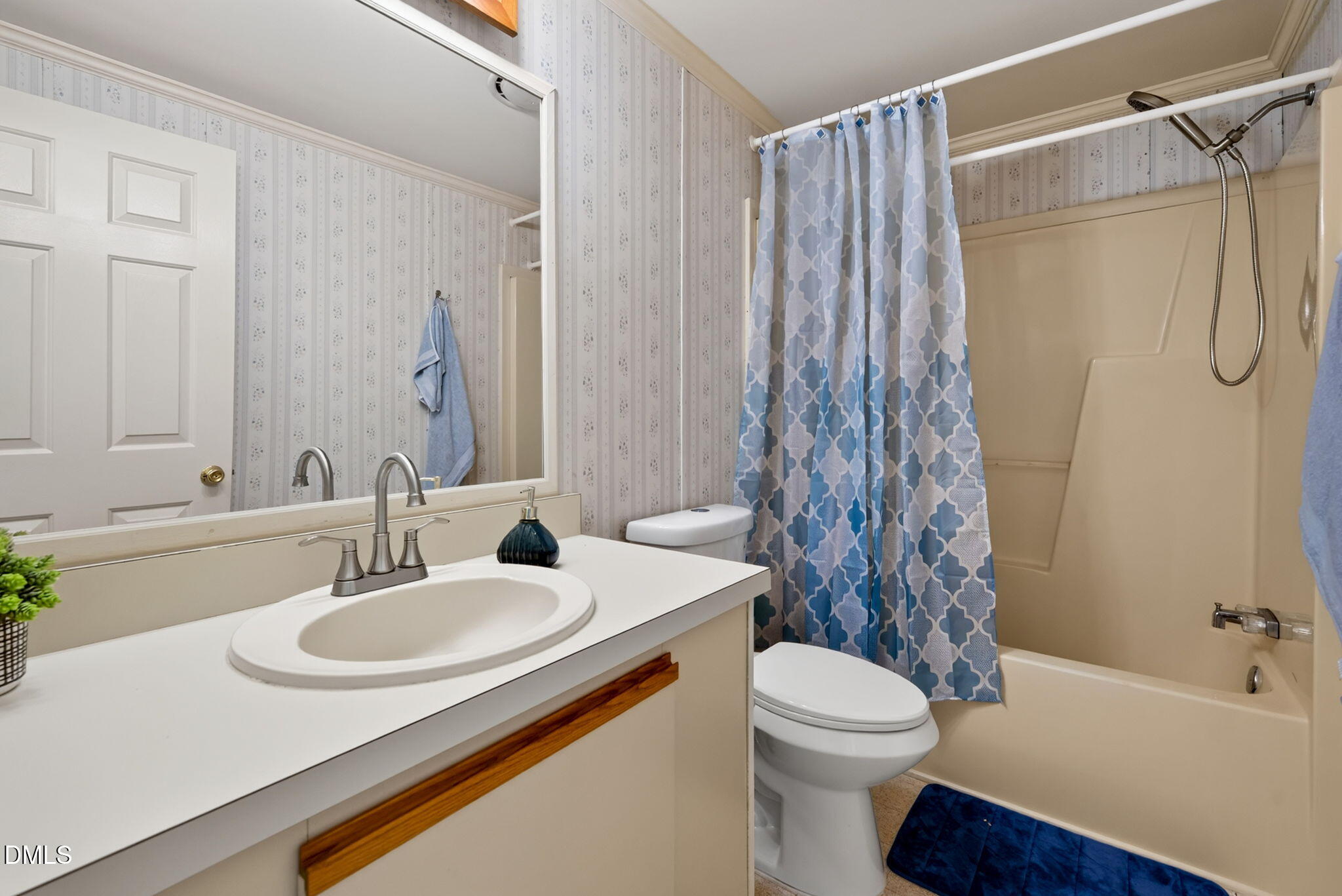 main property photo 20