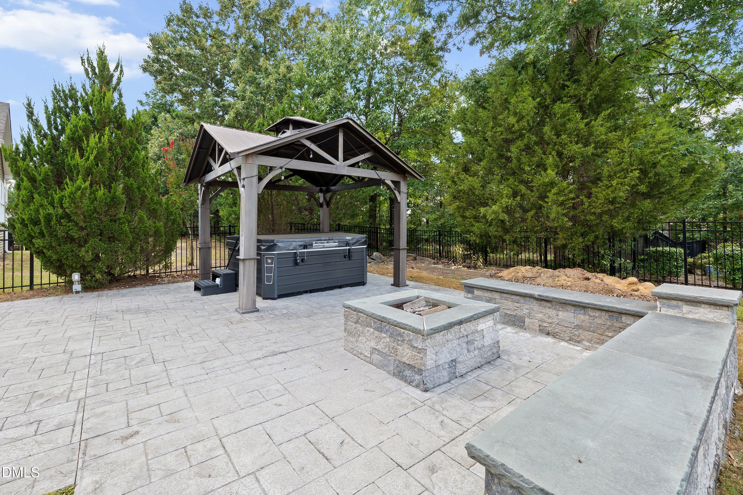 main property photo 29