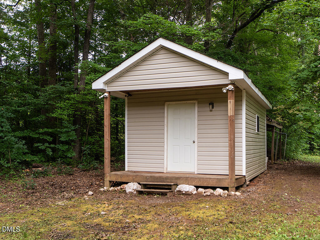 main property photo 28