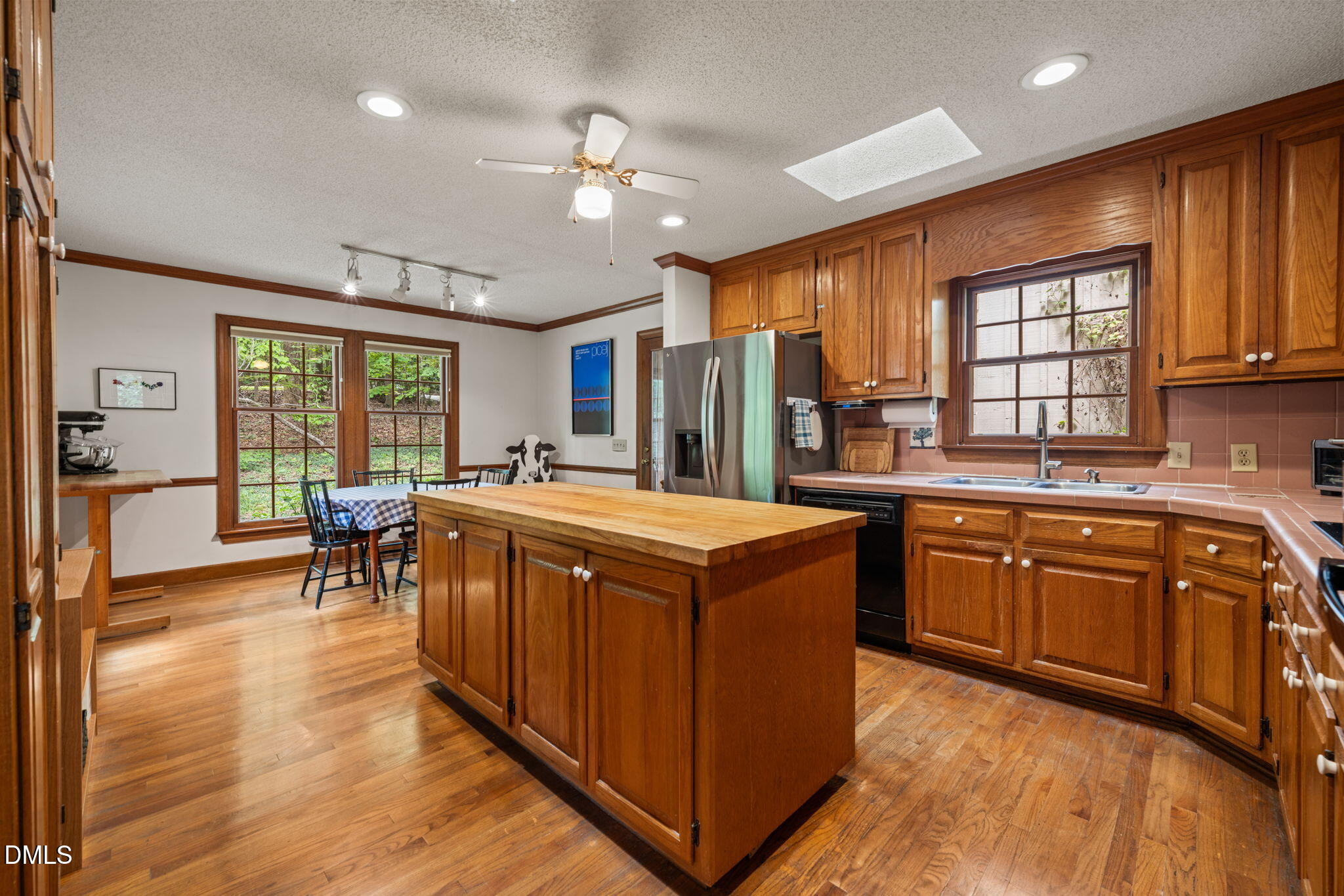 main property photo 11
