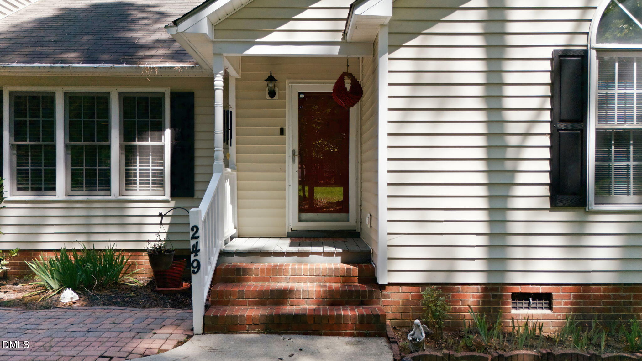 main property photo 32