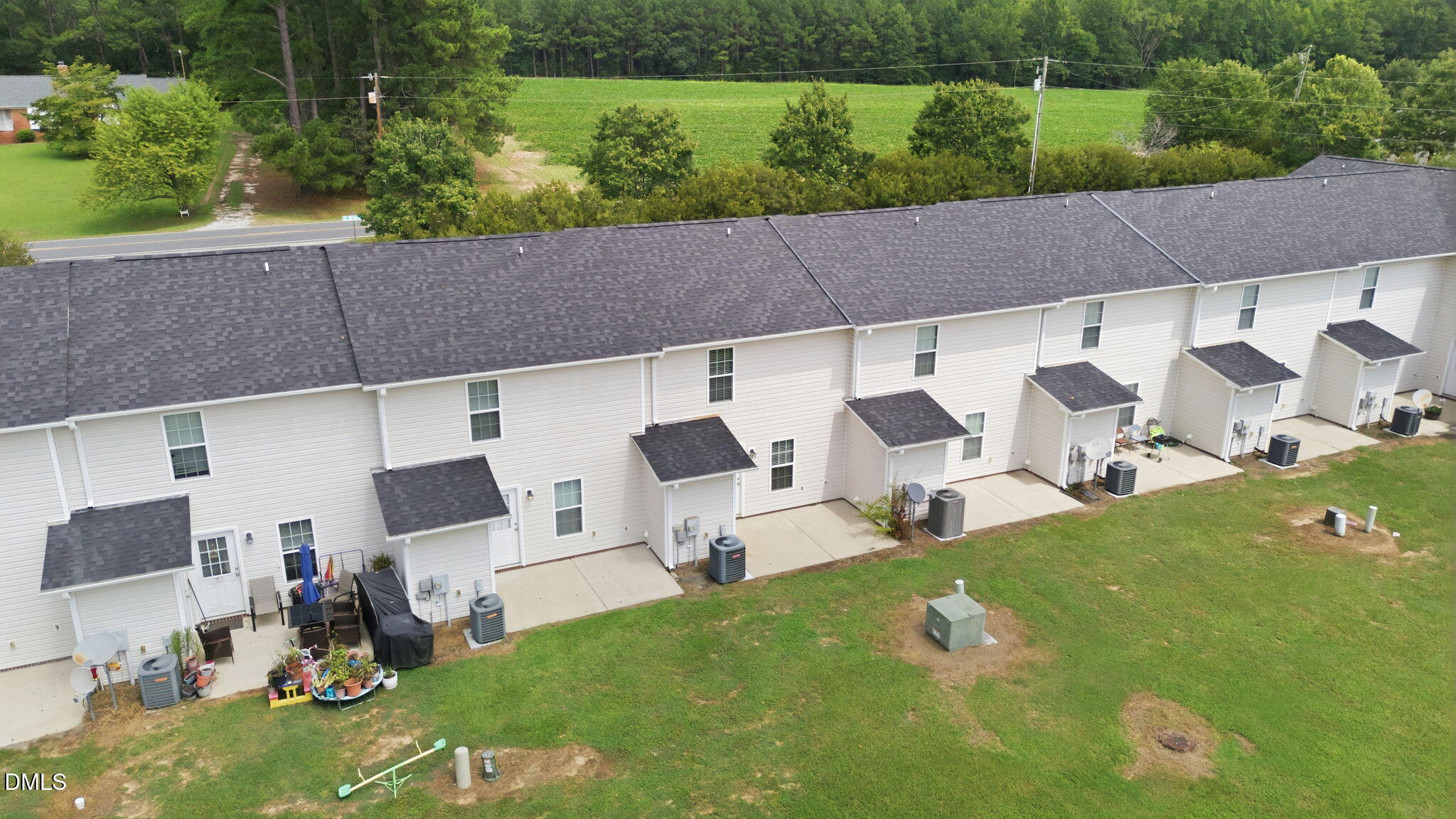 main property photo 28