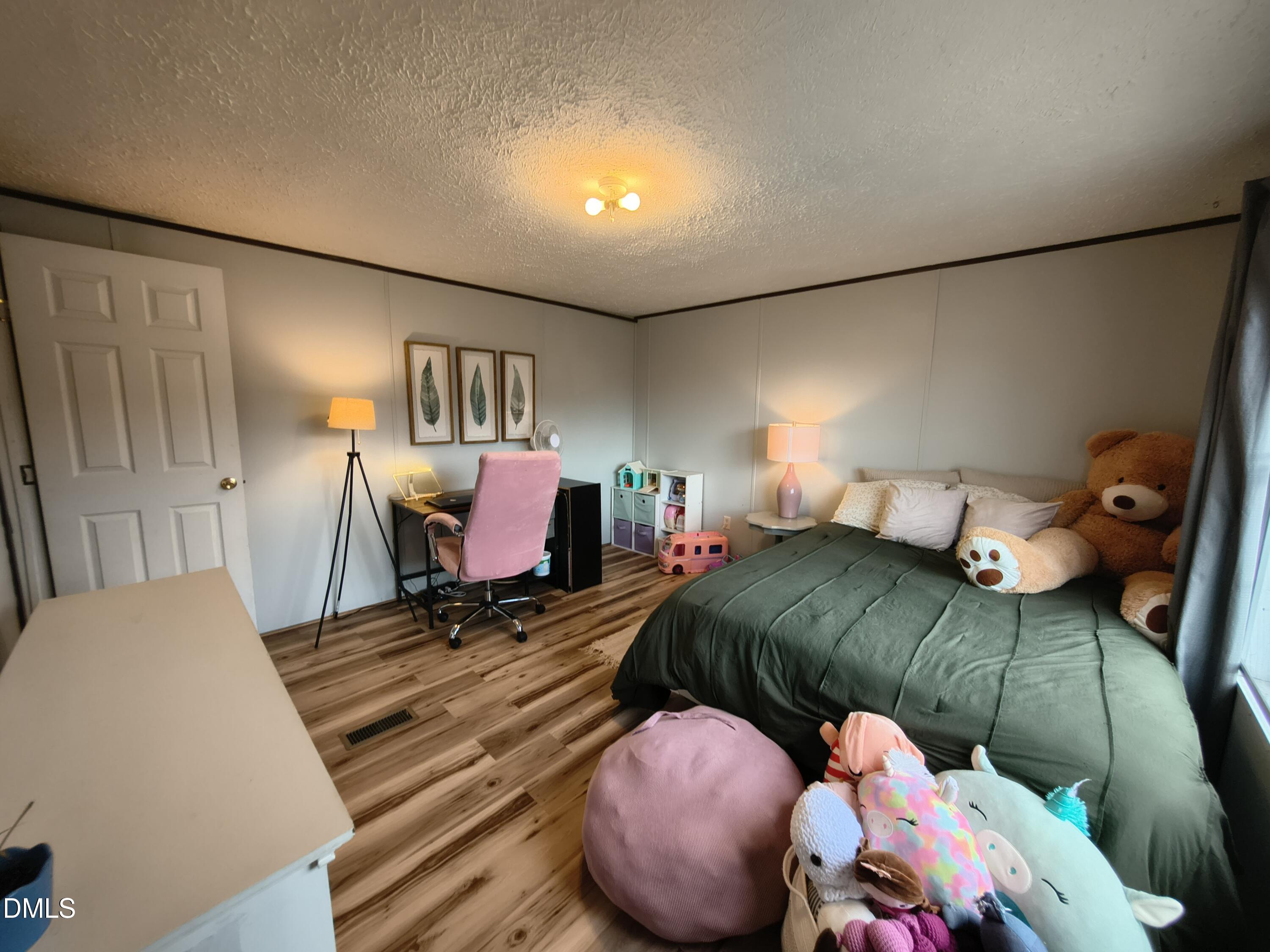 main property photo 36
