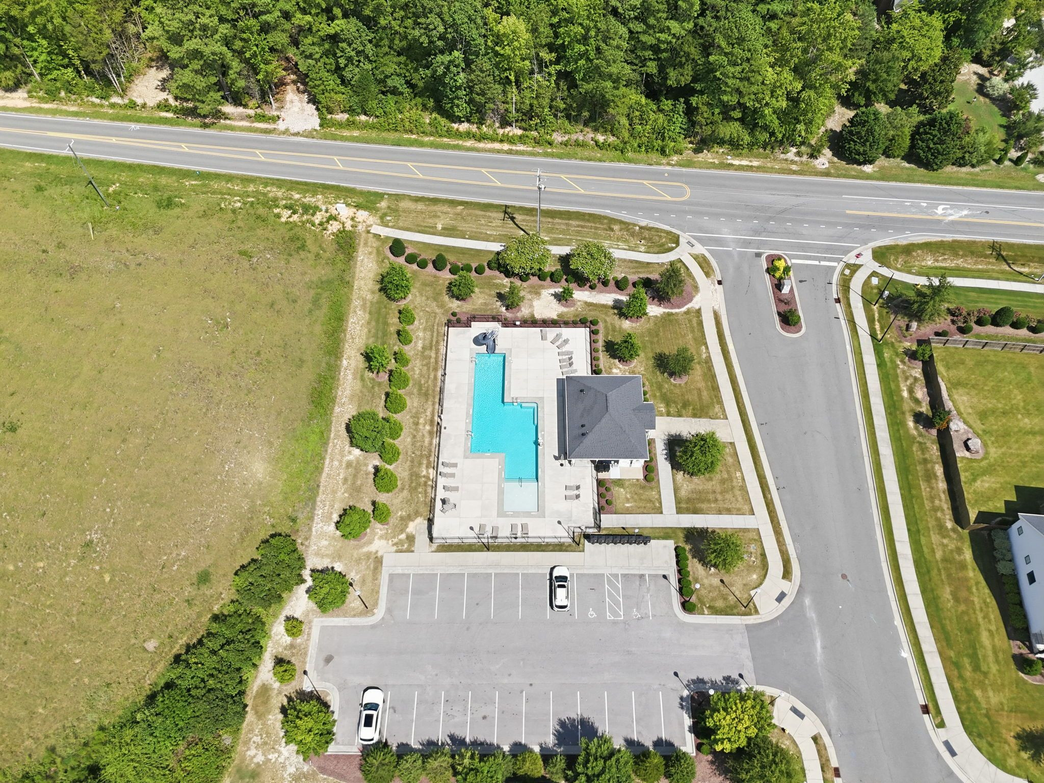 main property photo 40