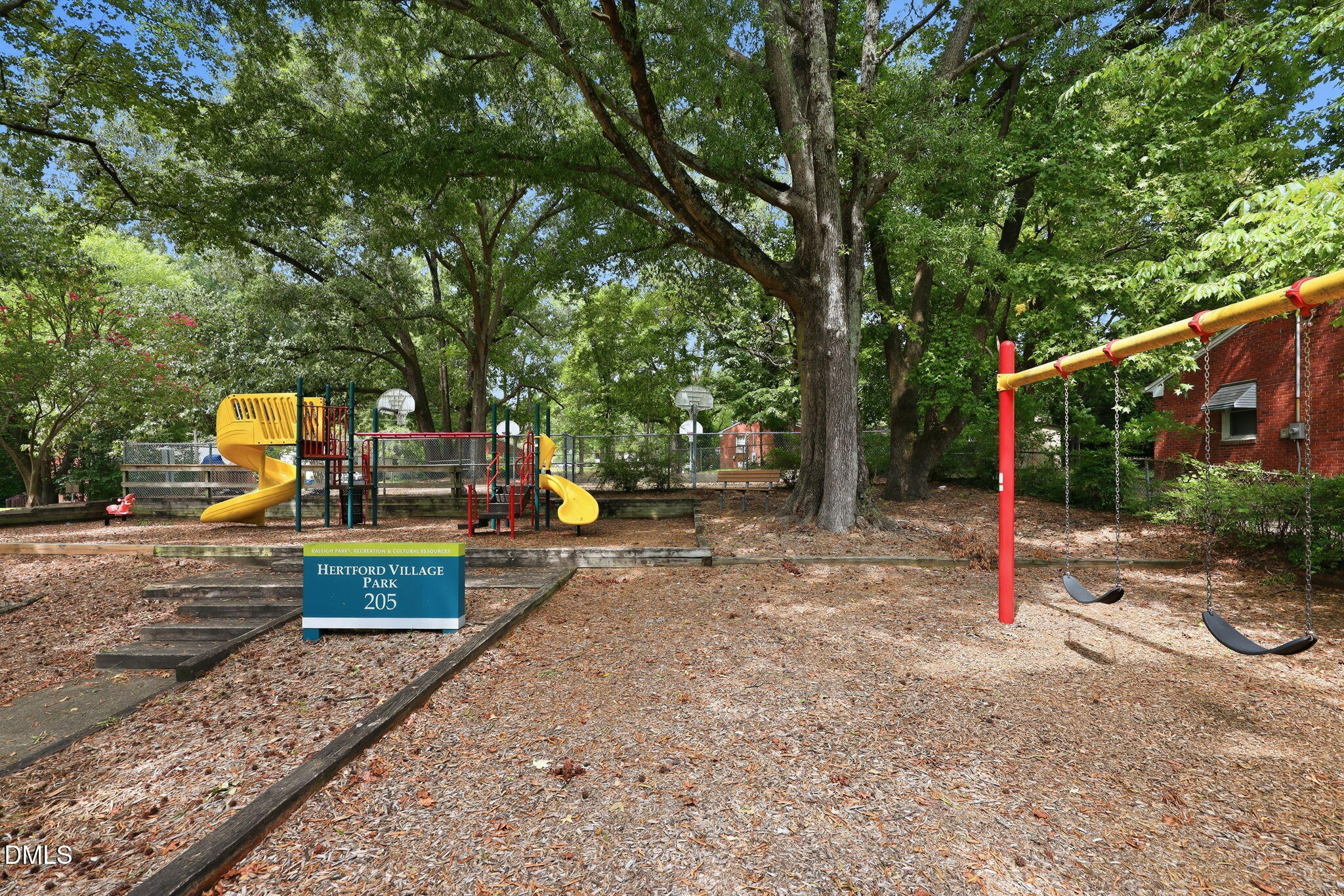 main property photo 19