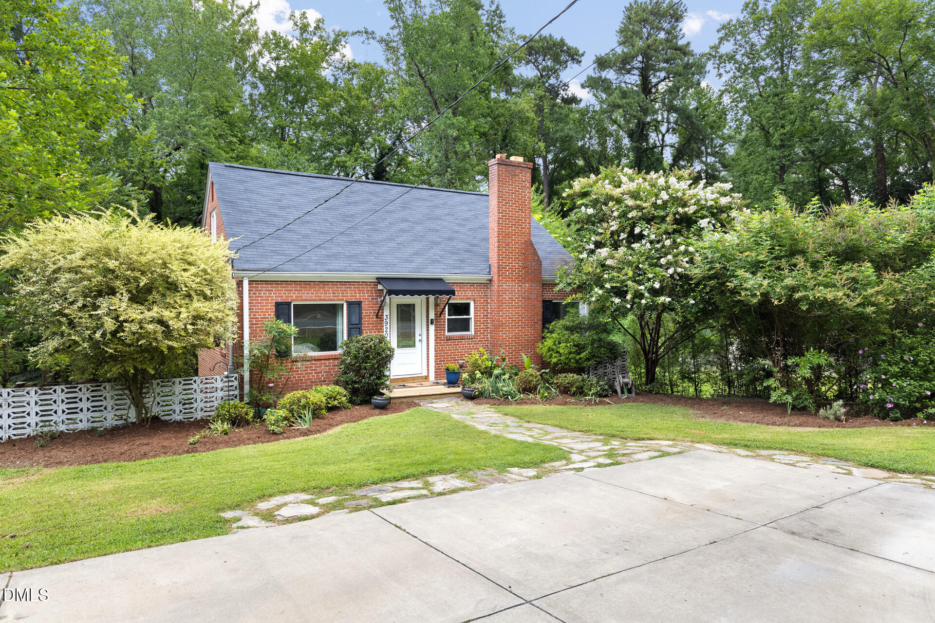 main property photo 6