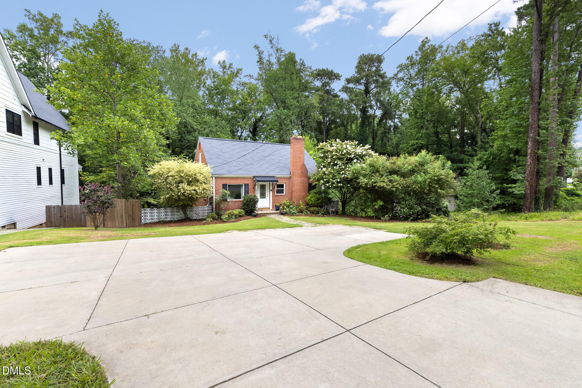 main property photo 7