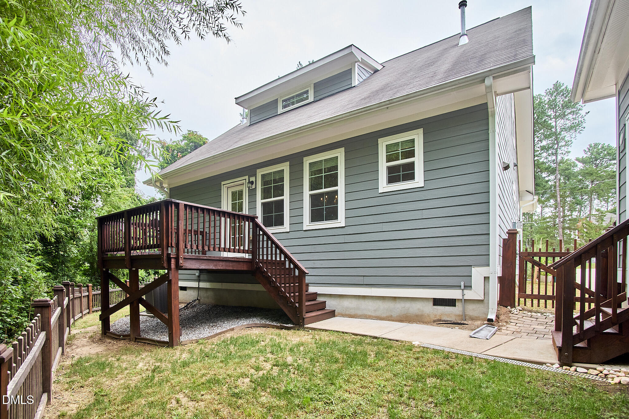 main property photo 40