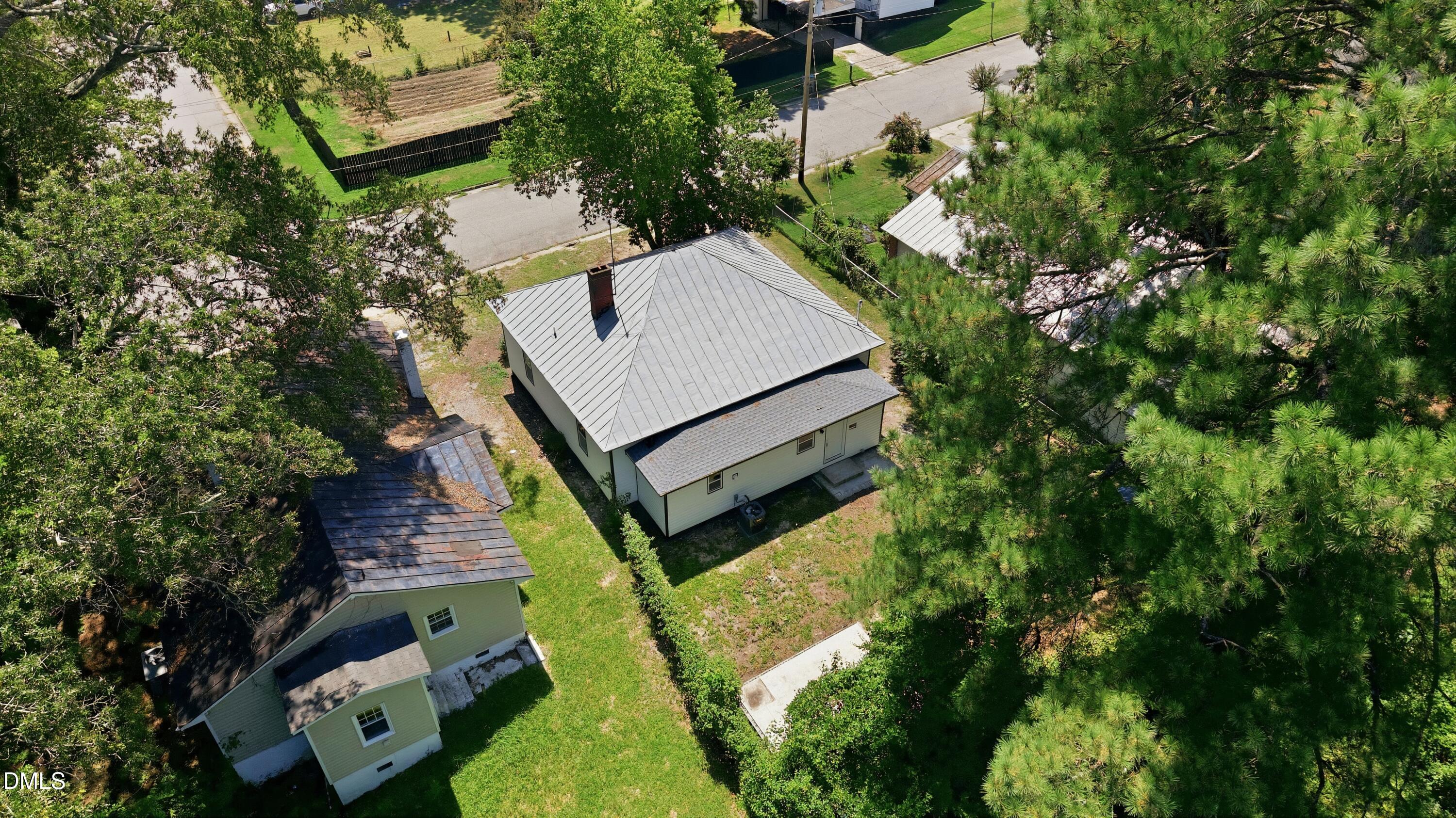 main property photo 37