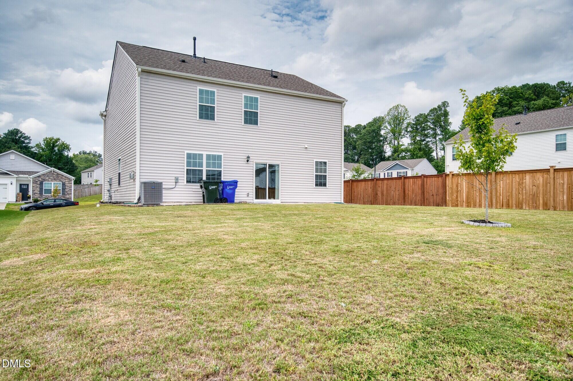 main property photo 23