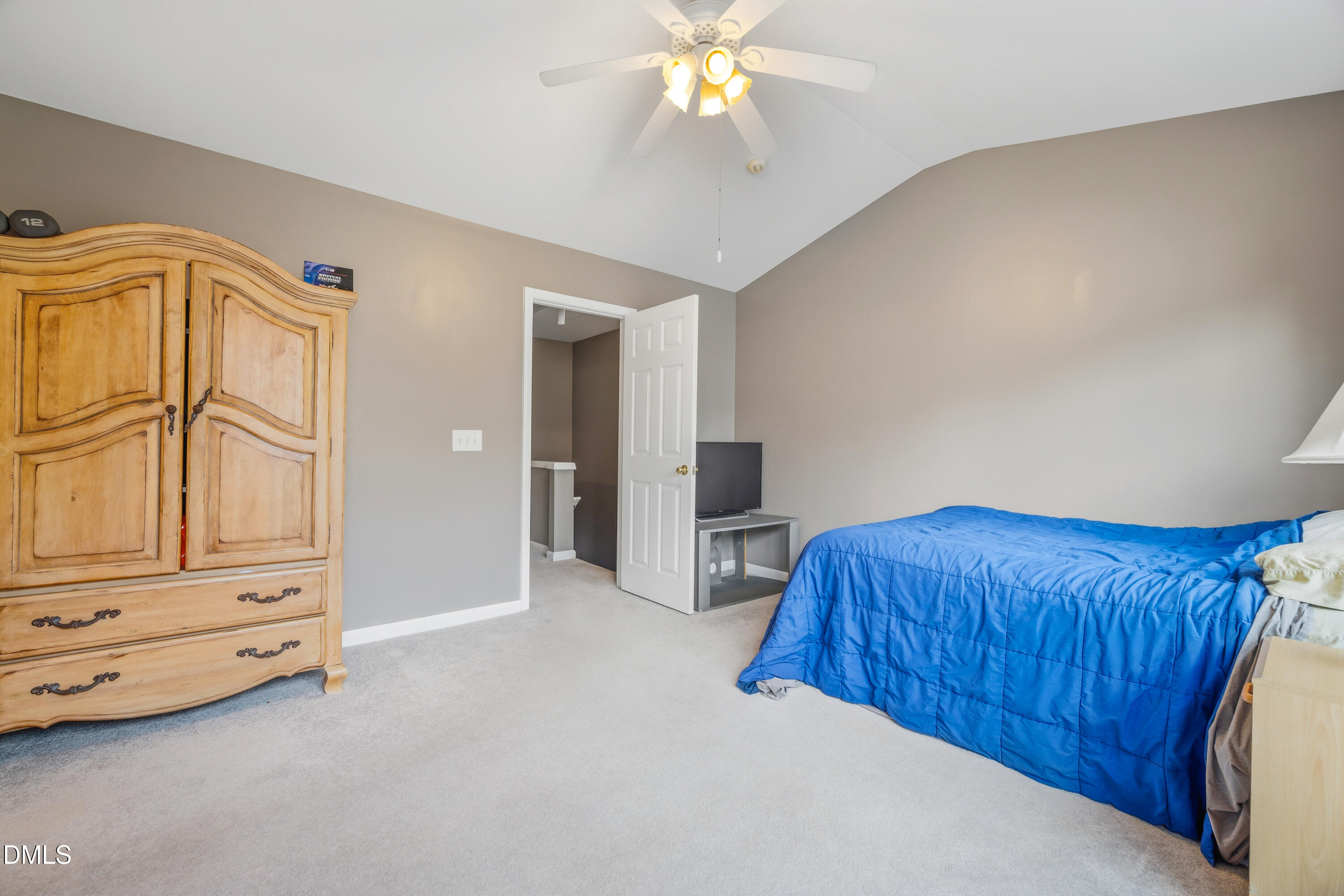 main property photo 18