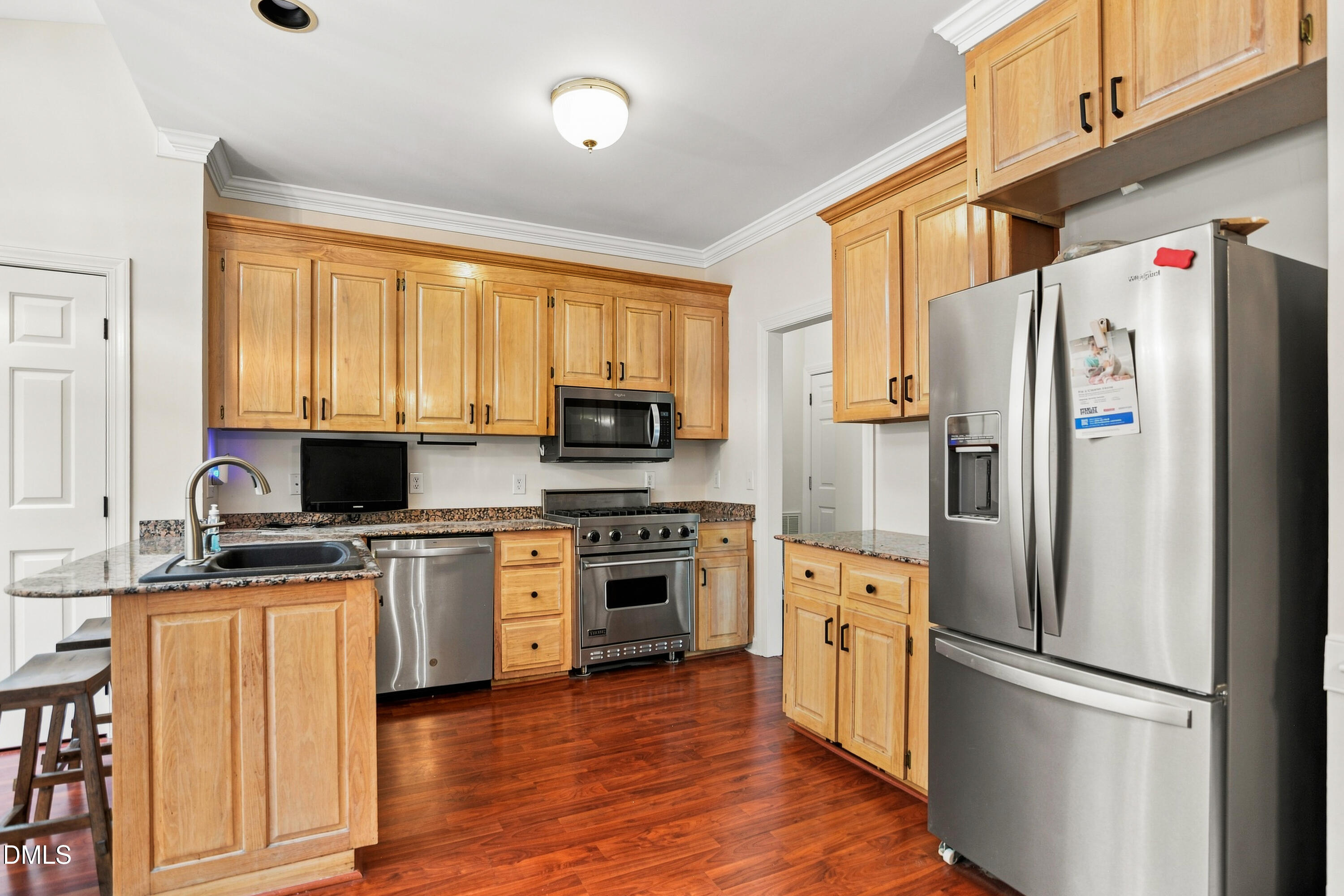main property photo 7