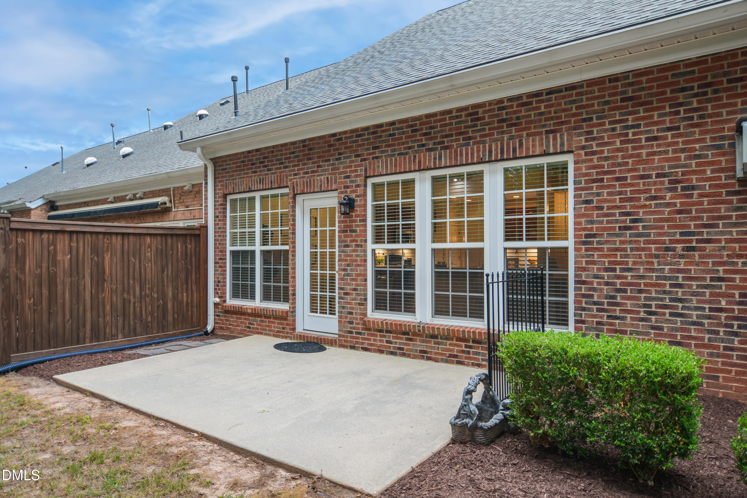 main property photo 31
