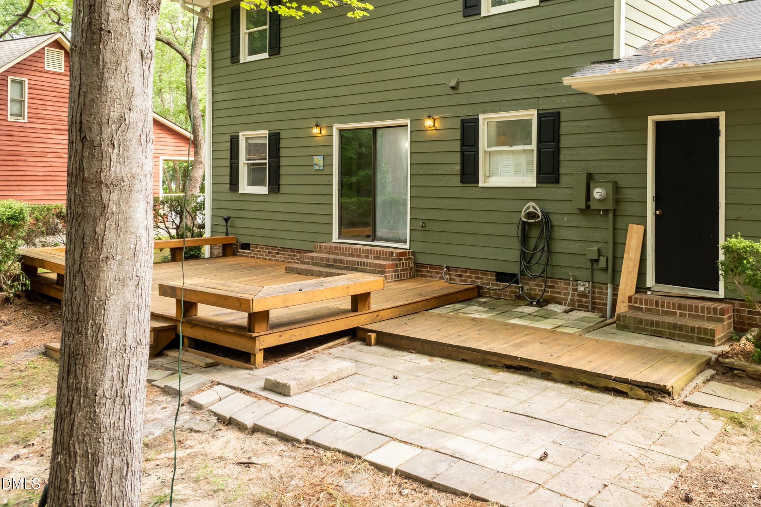 main property photo 30