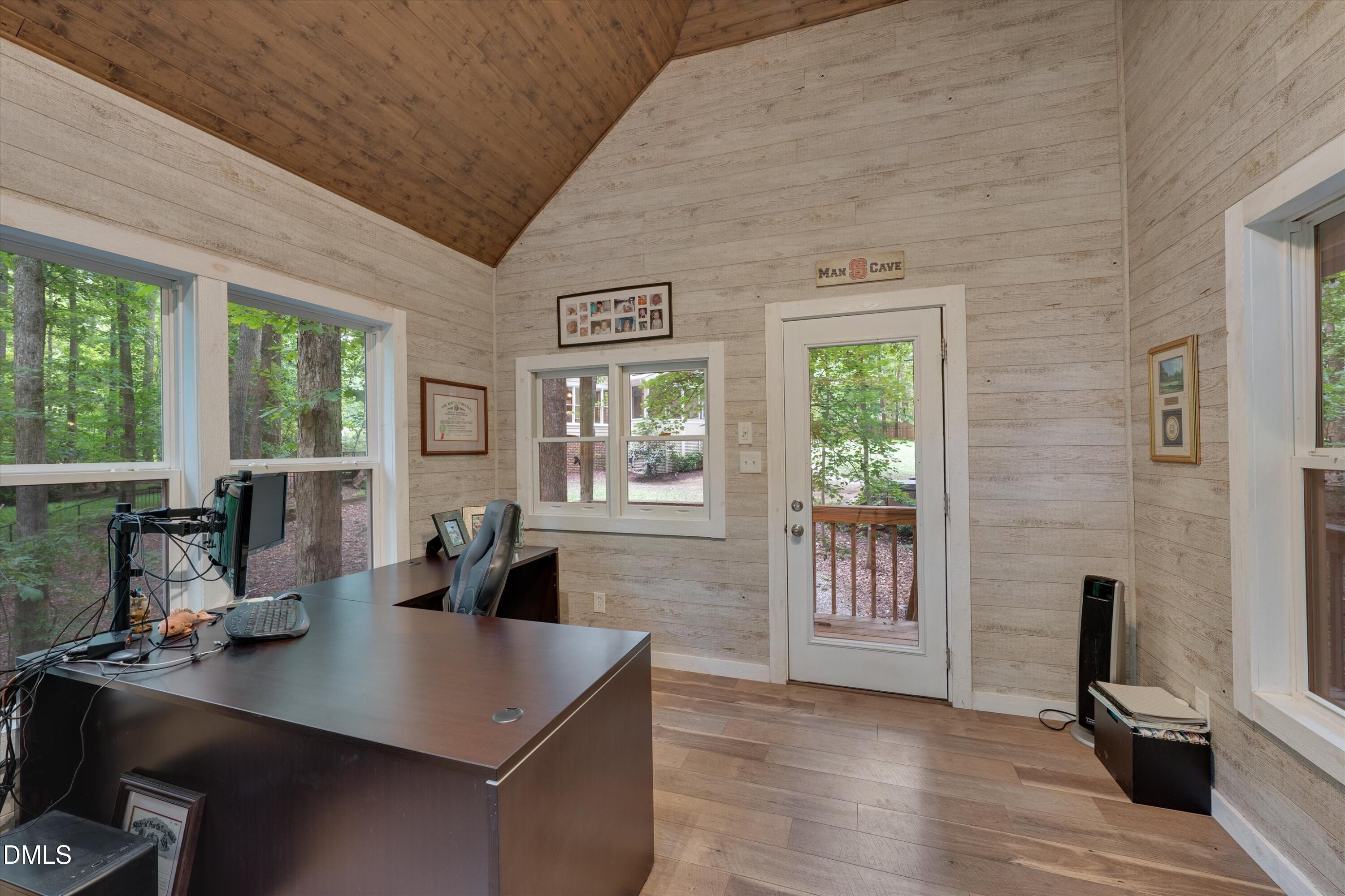 main property photo 40