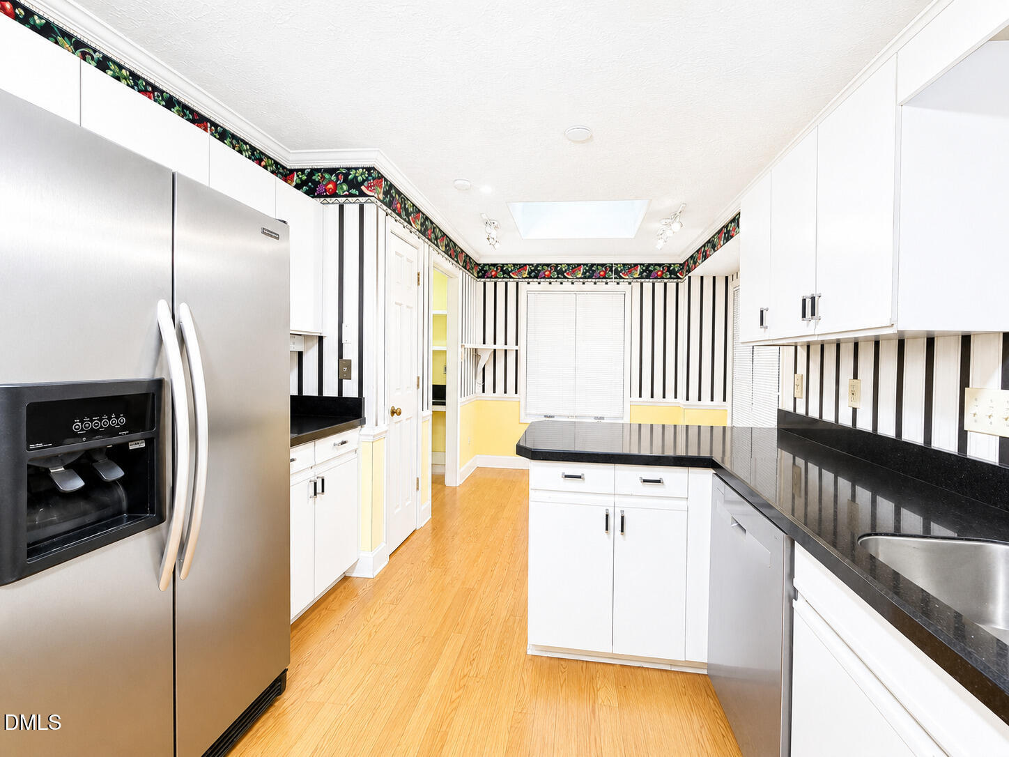 main property photo 11