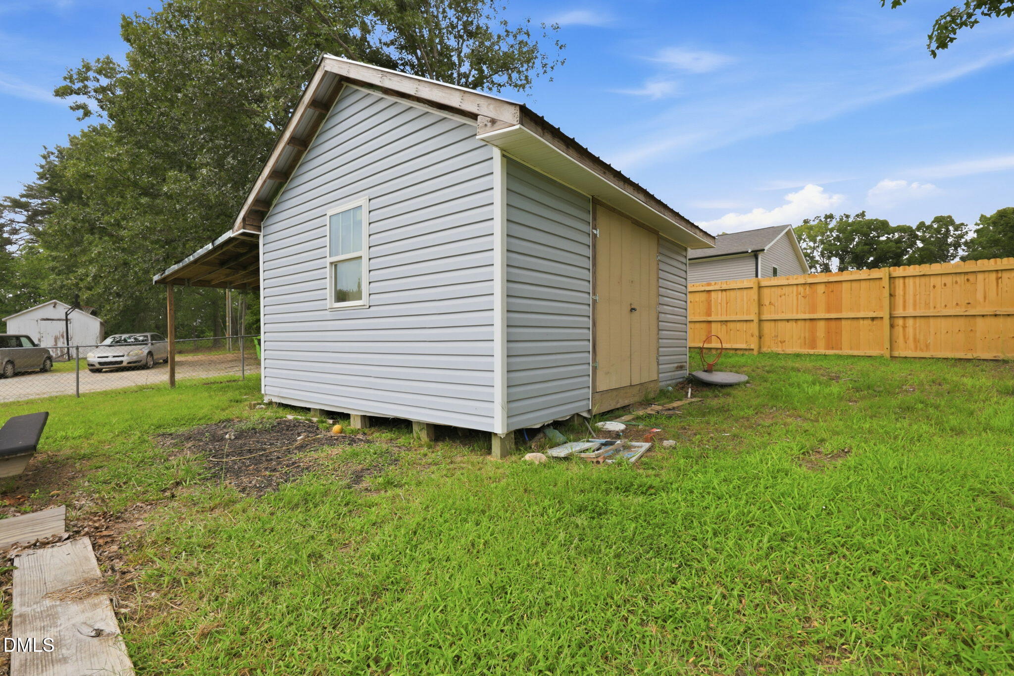 main property photo 28