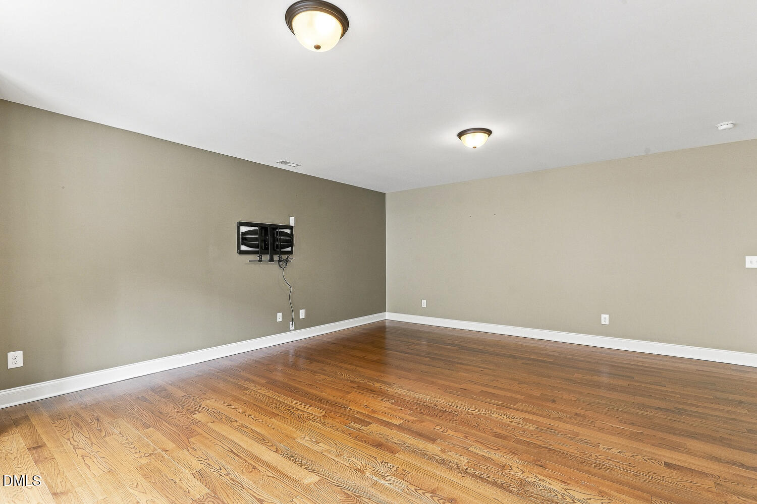 main property photo 81