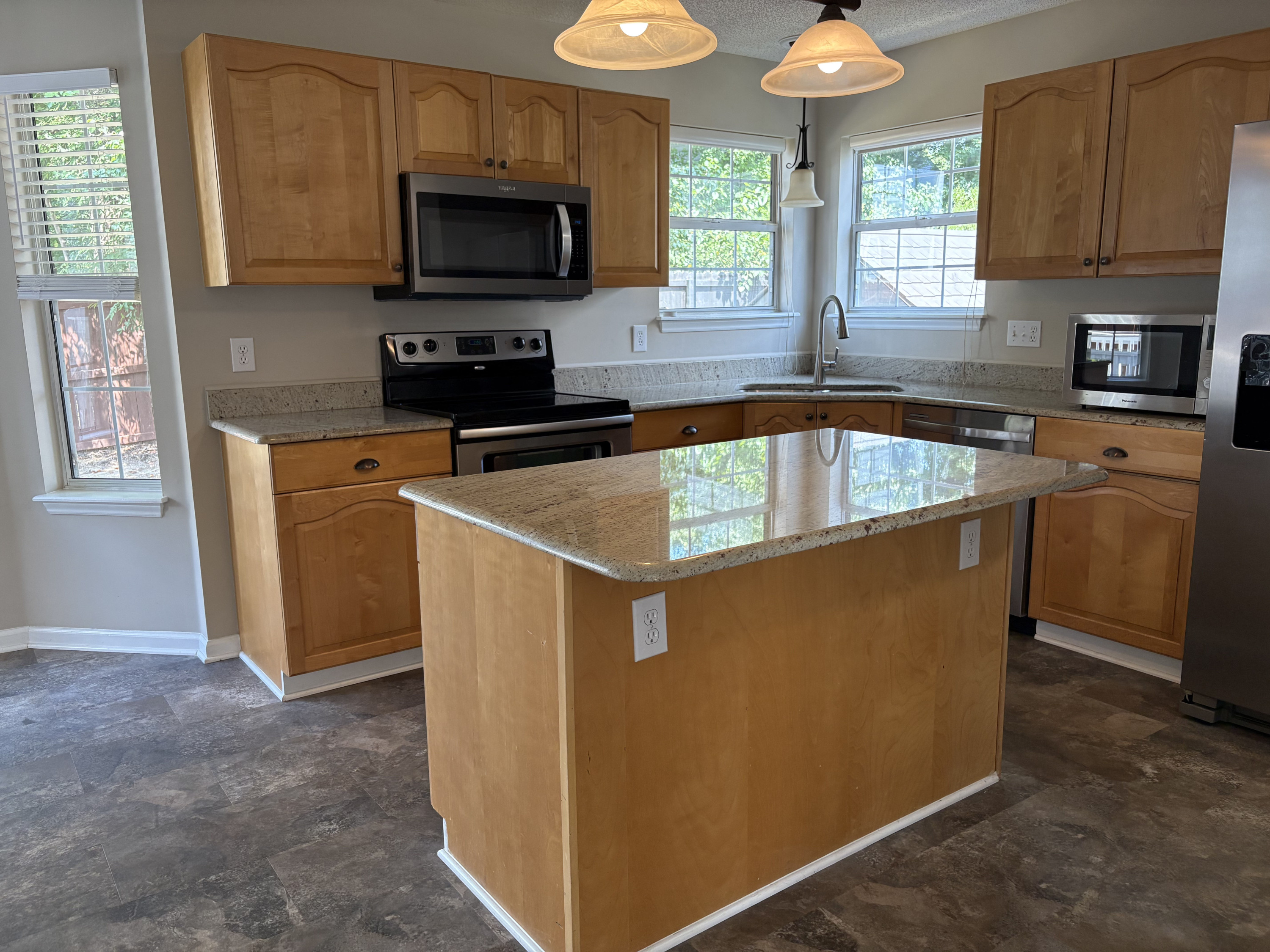 main property photo 13