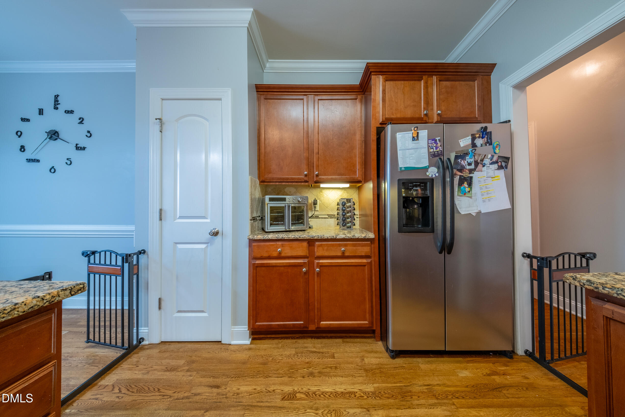 main property photo 19
