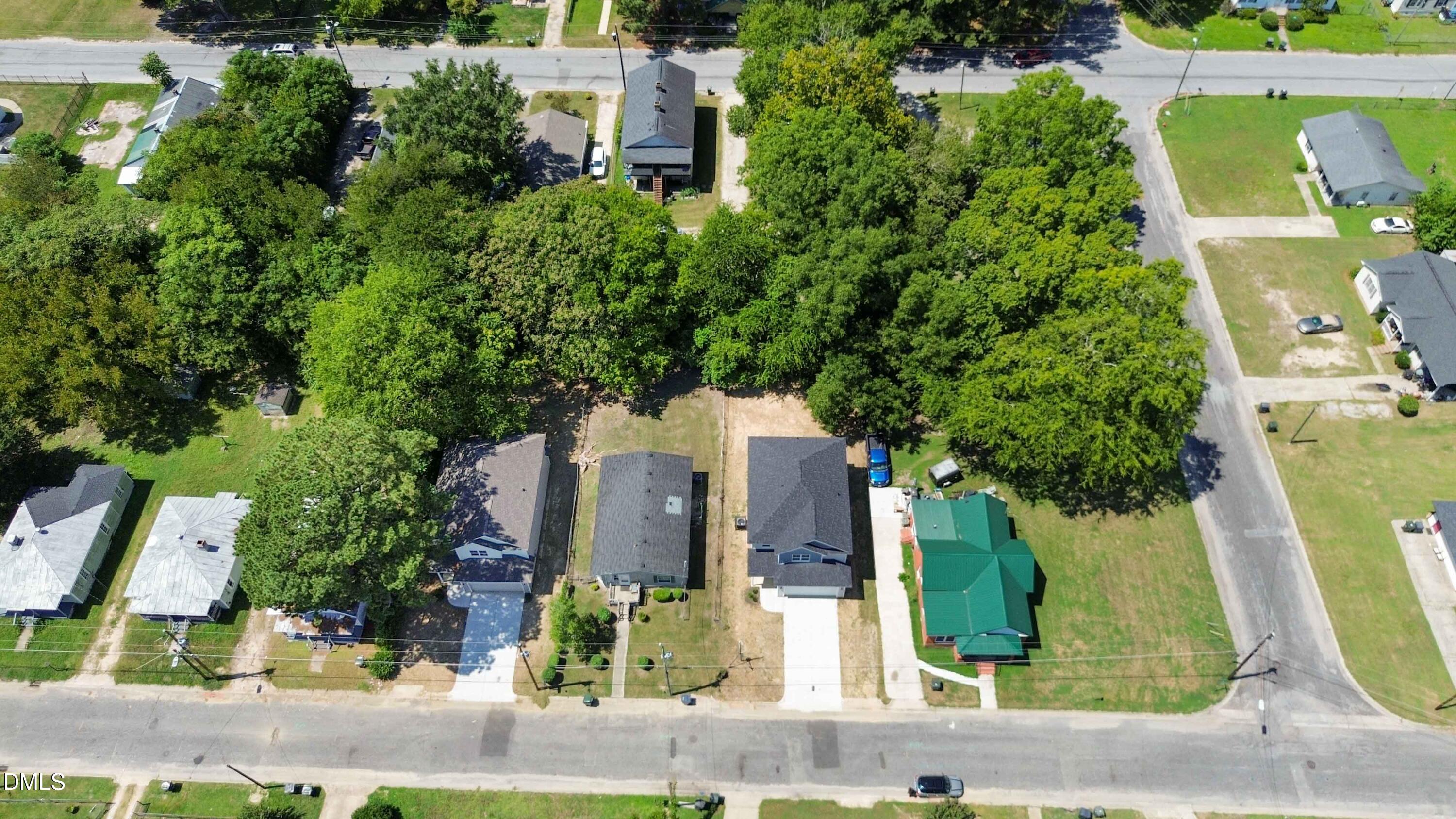 main property photo 32