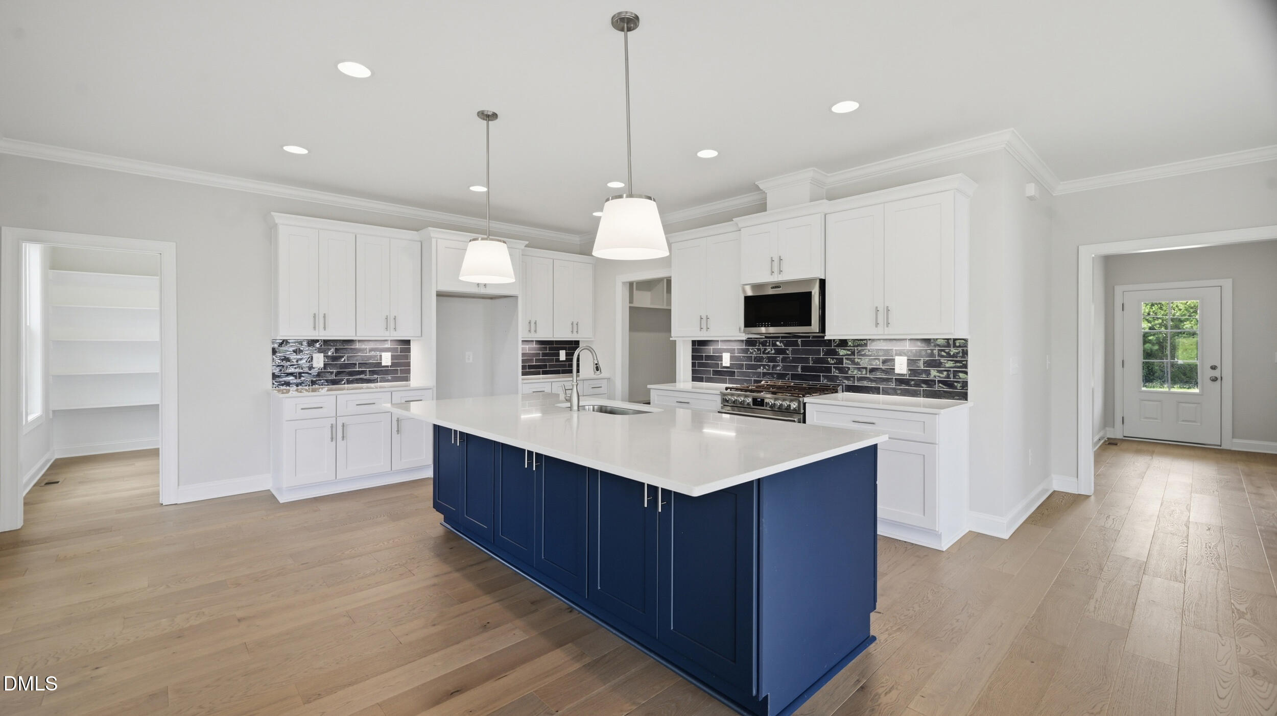 main property photo 15