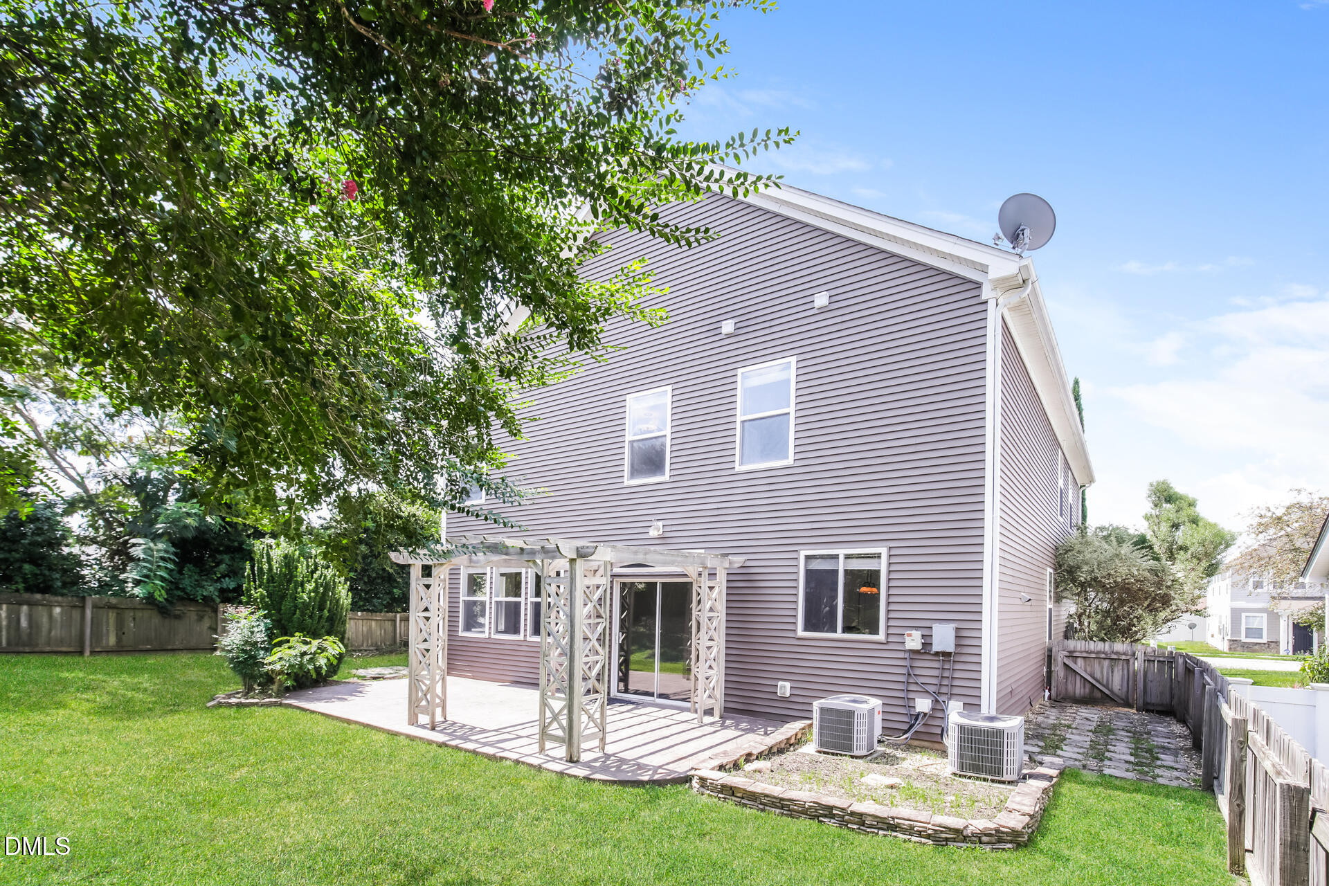 main property photo 31