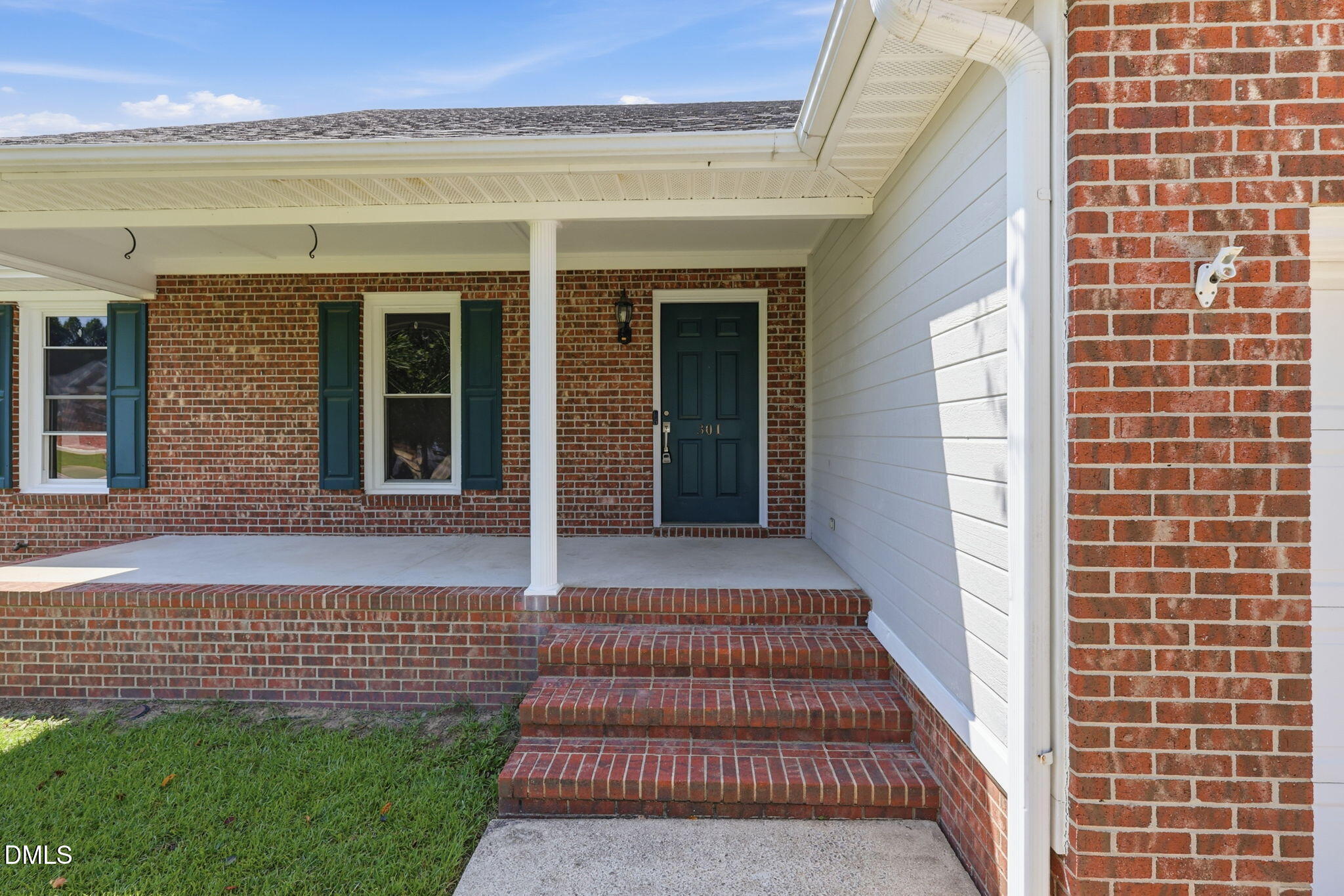 main property photo 45