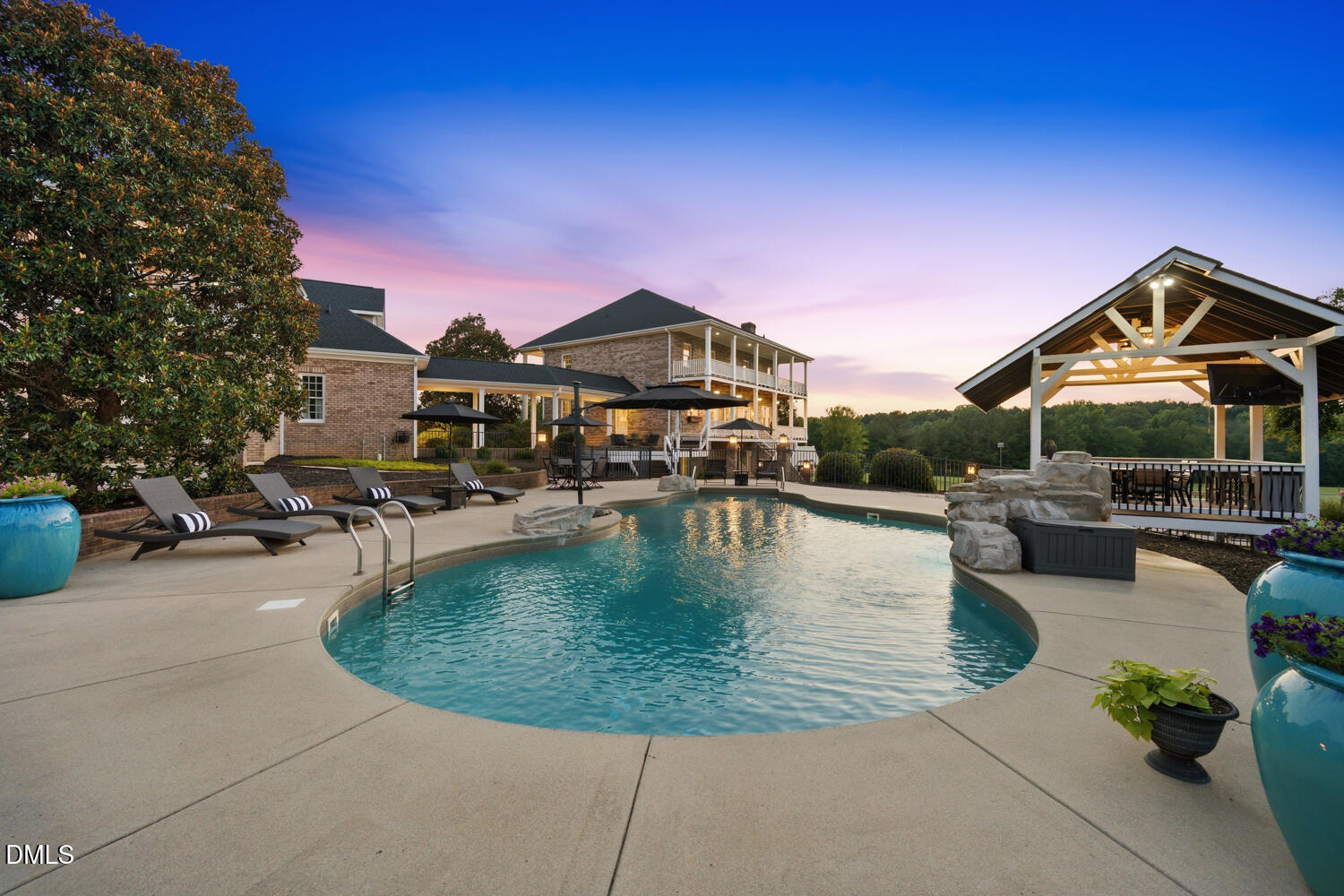 main property photo 33