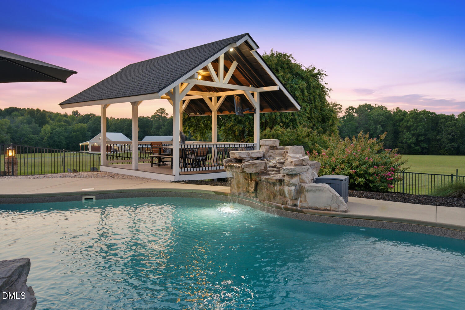 main property photo 35