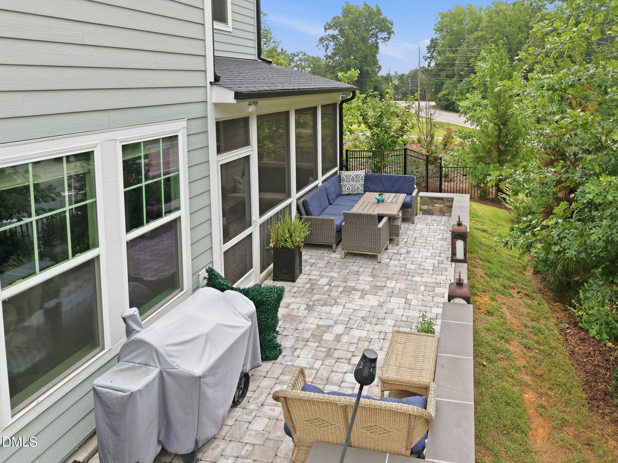 main property photo 34
