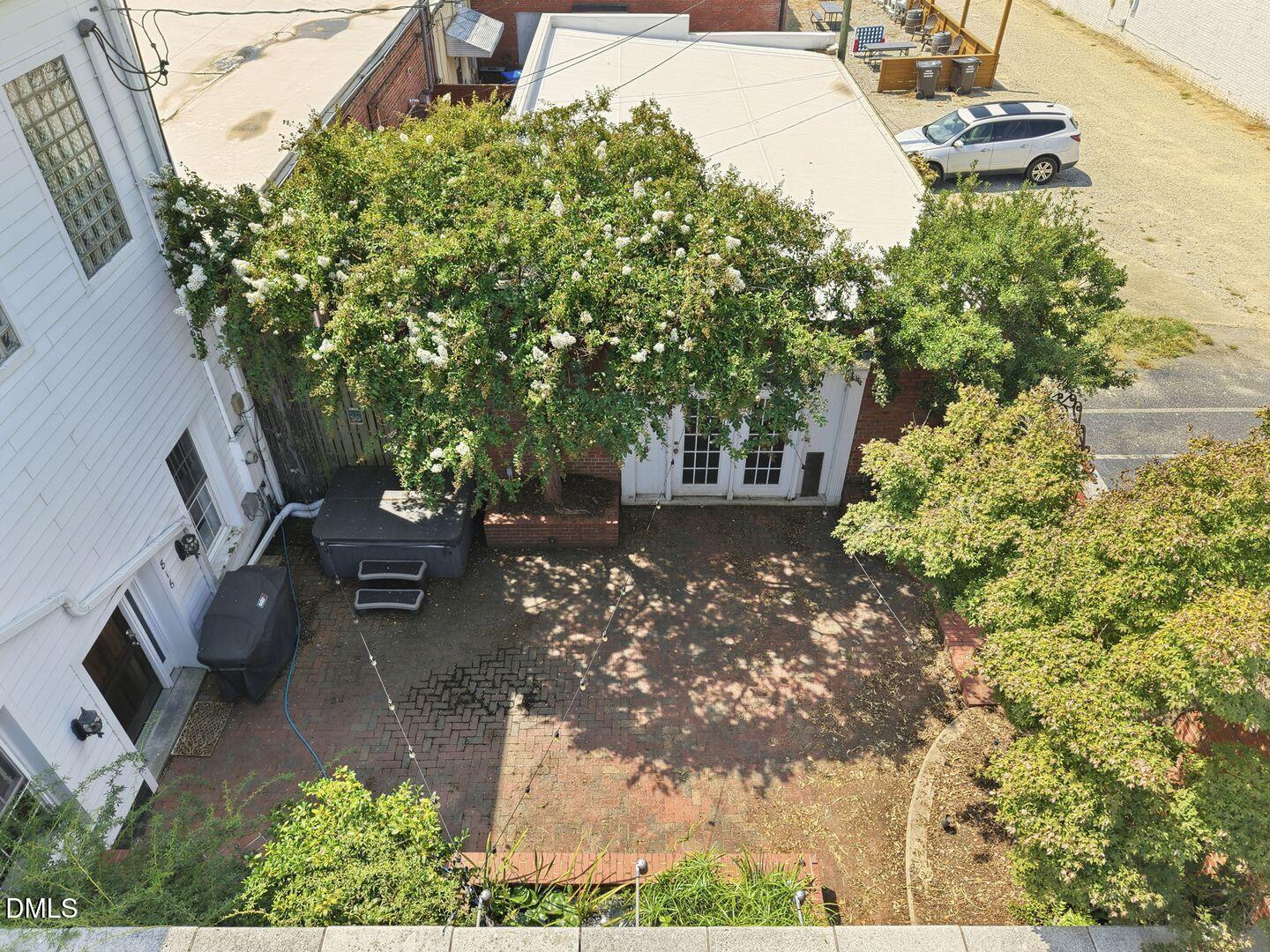 main property photo 23