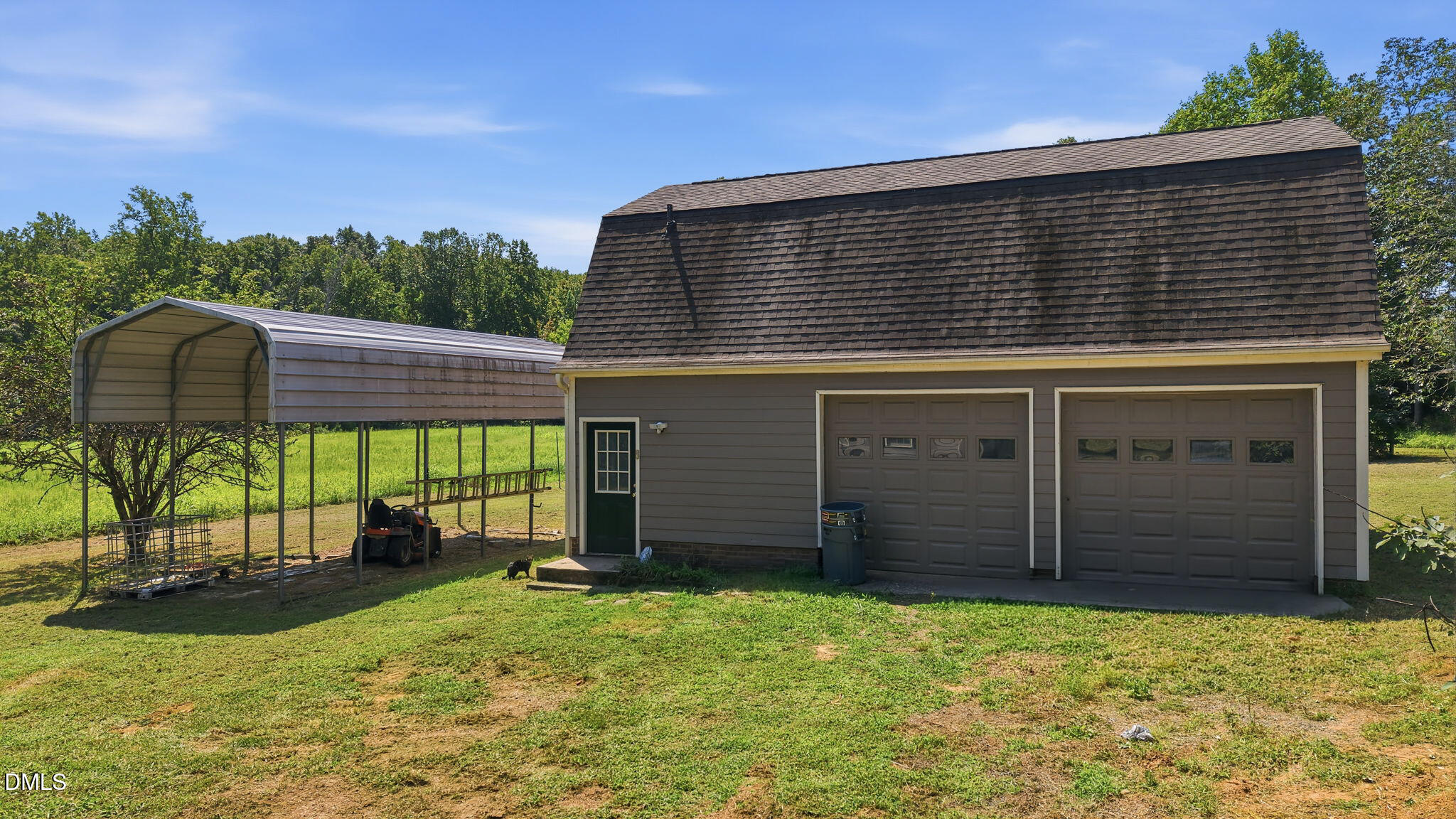 main property photo 33