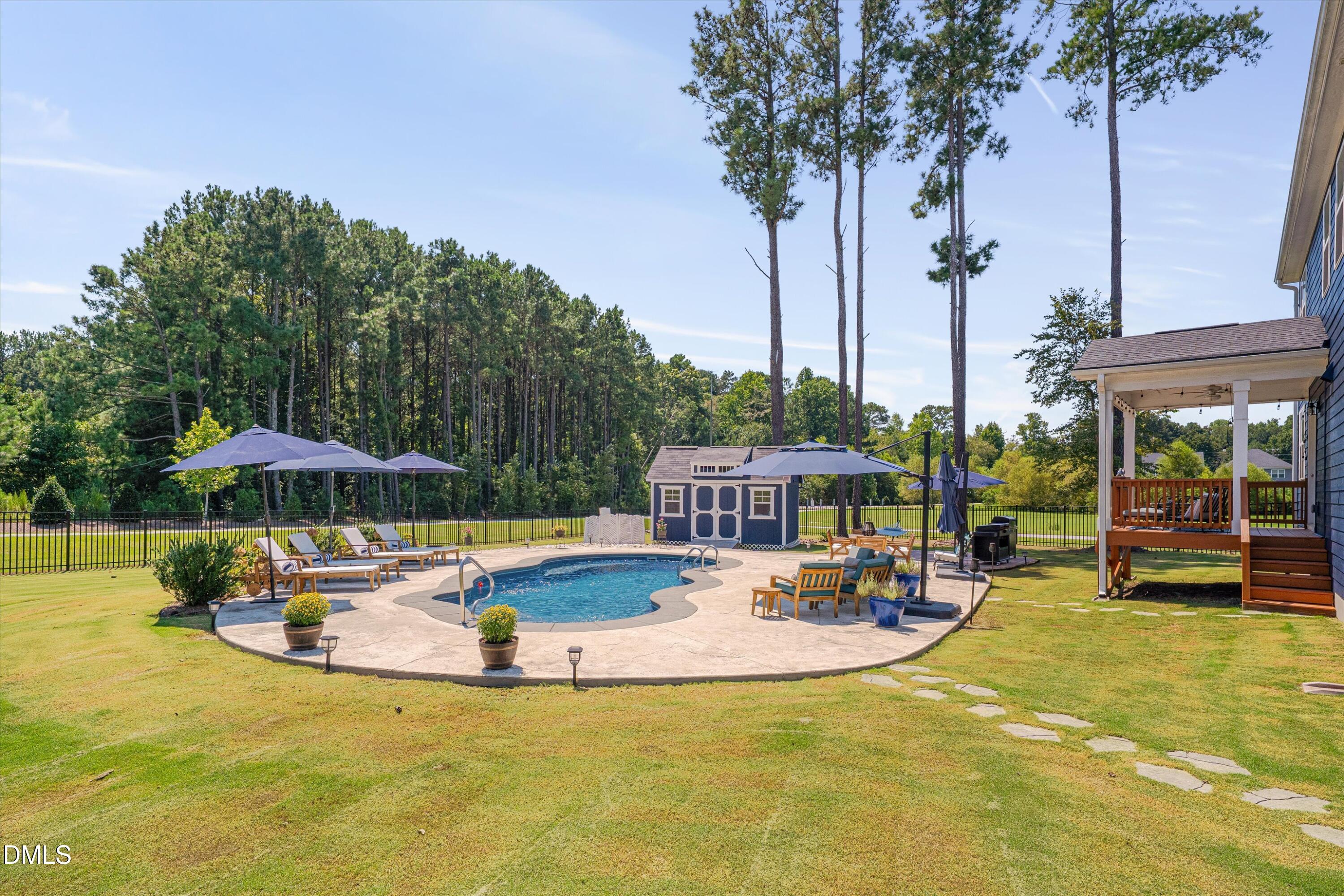 main property photo 15