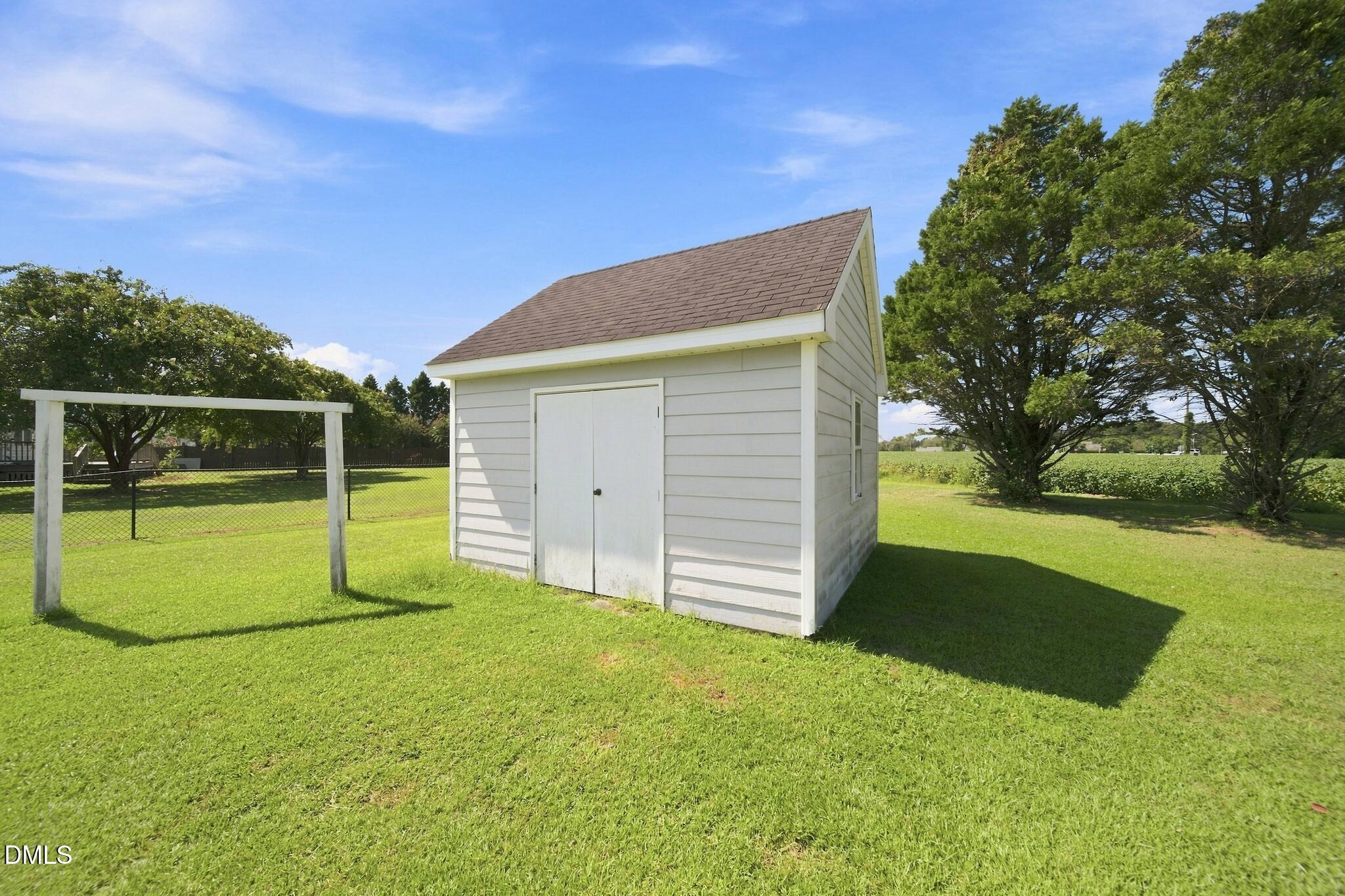 main property photo 30