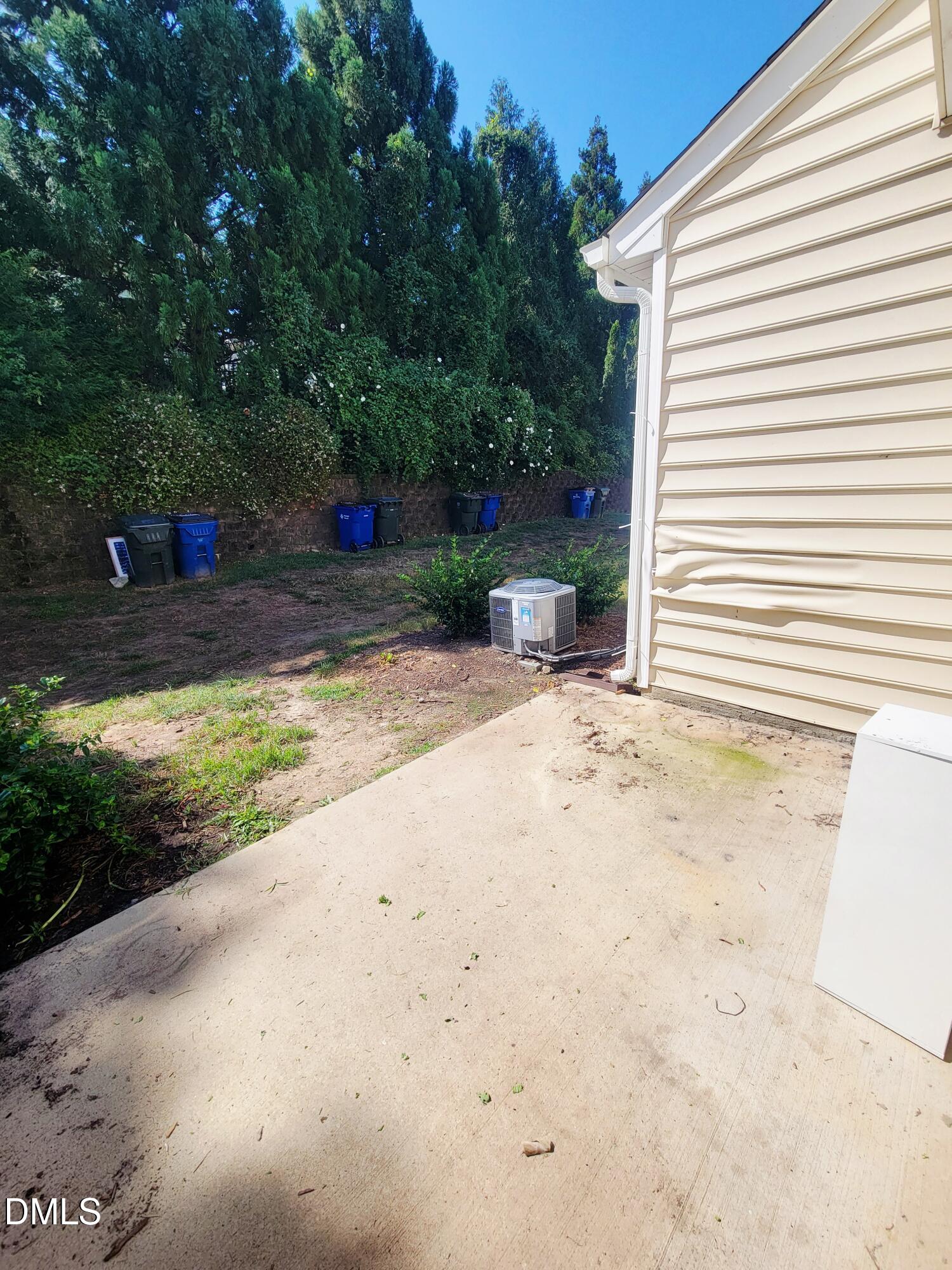 main property photo 40