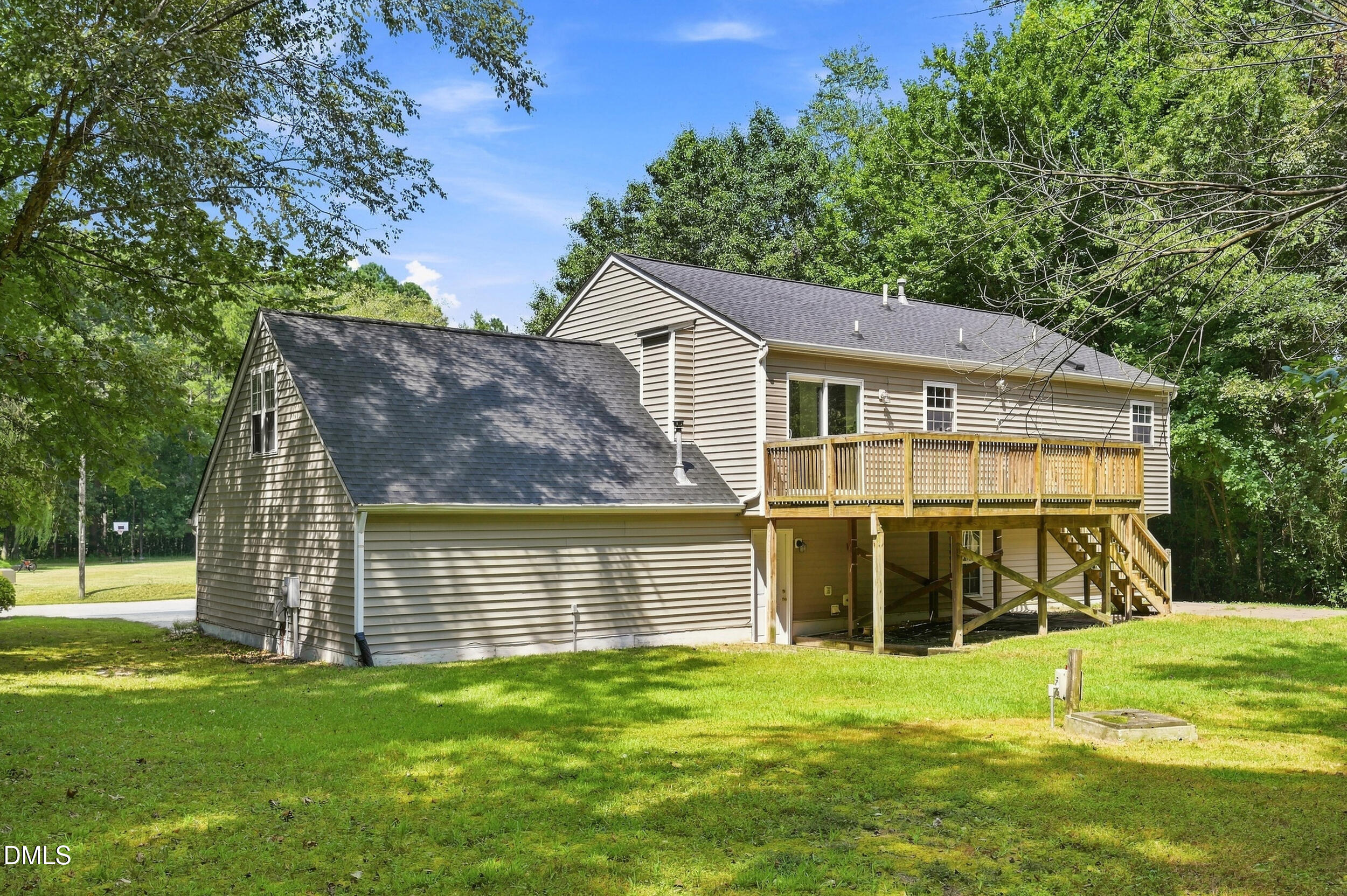 main property photo 26